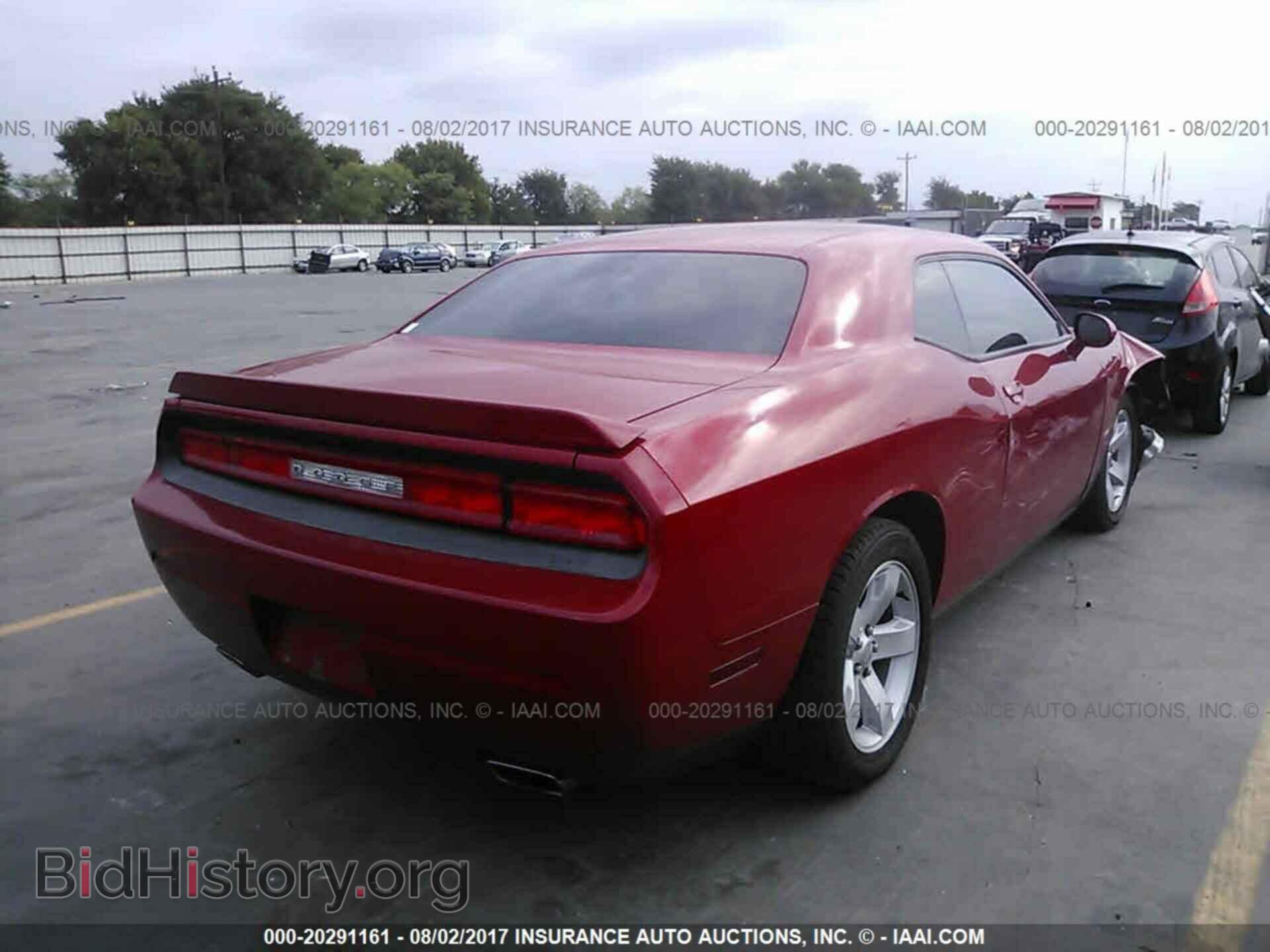2012 Dodge Challenger - VIN: 2C3CDYAG8CH137770 - Photo 4