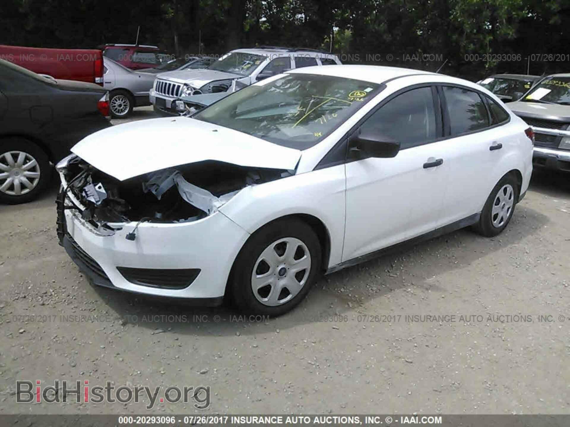 2016 Ford Focus - VIN: 1FADP3E23GL297076 - Photo 2