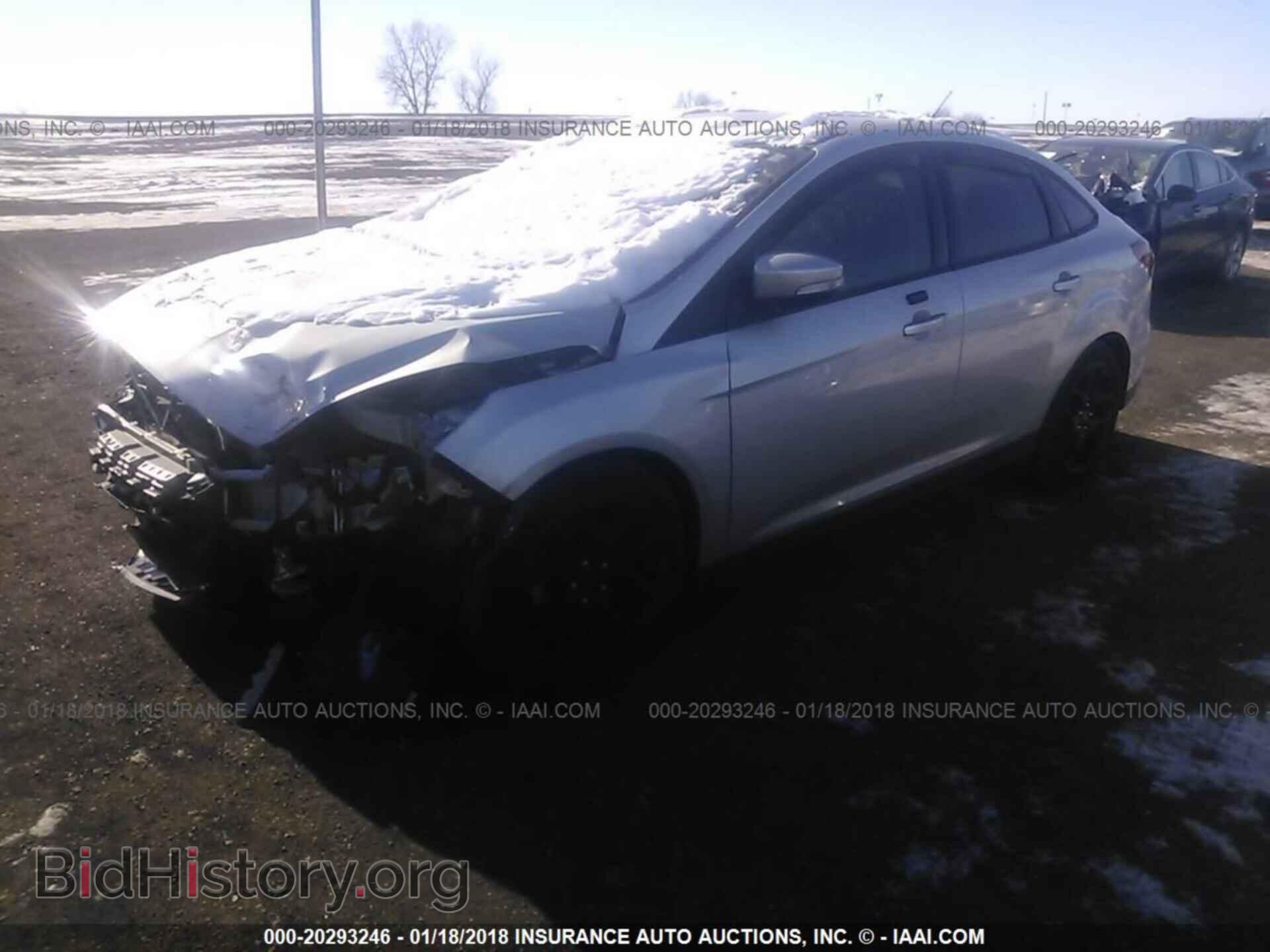 2016 Ford Focus - VIN: 1FADP3F24GL374441 - Фото 2