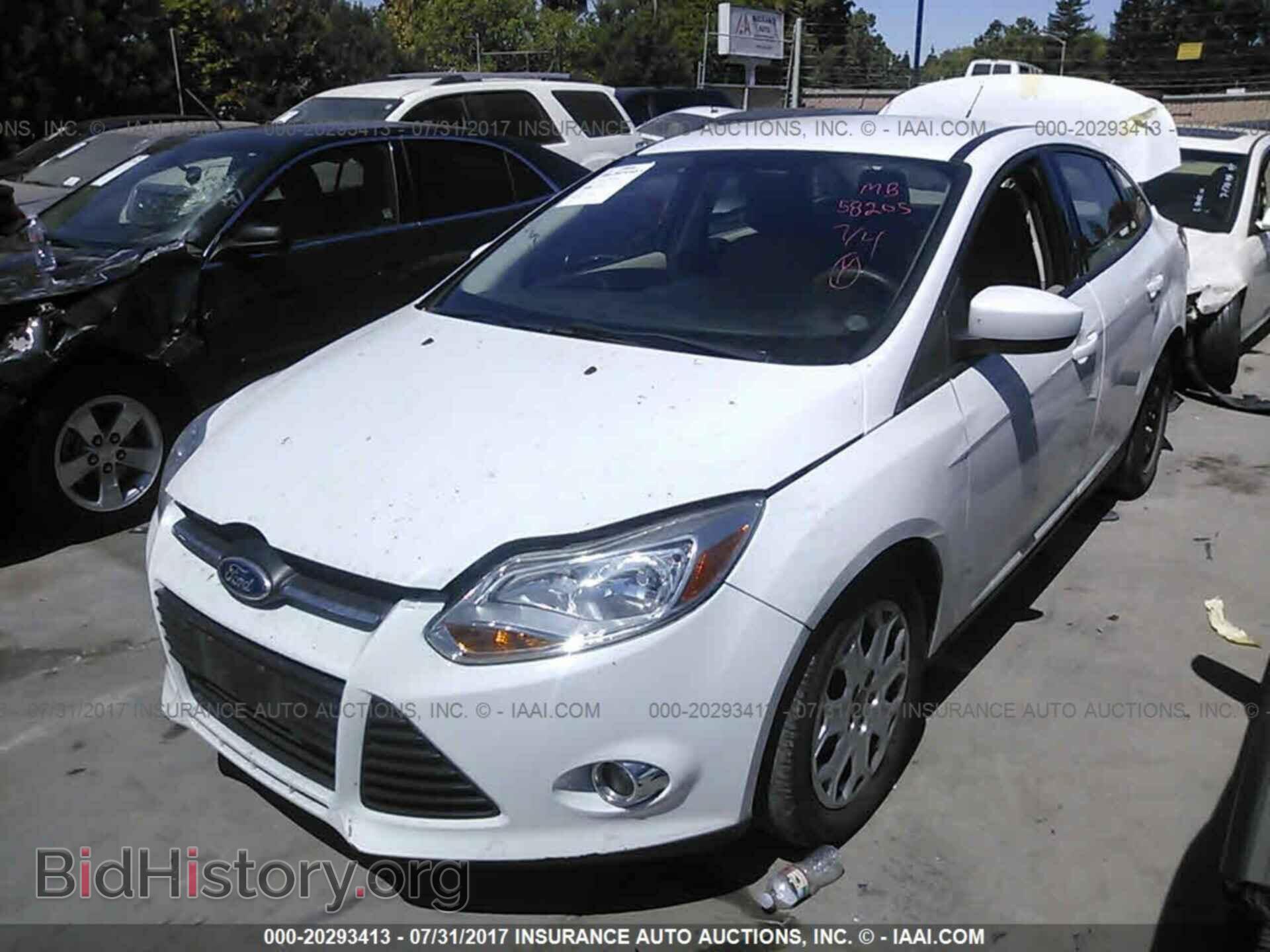 2012 Ford Focus - VIN: 1FAHP3F20CL470868 - Photo 2