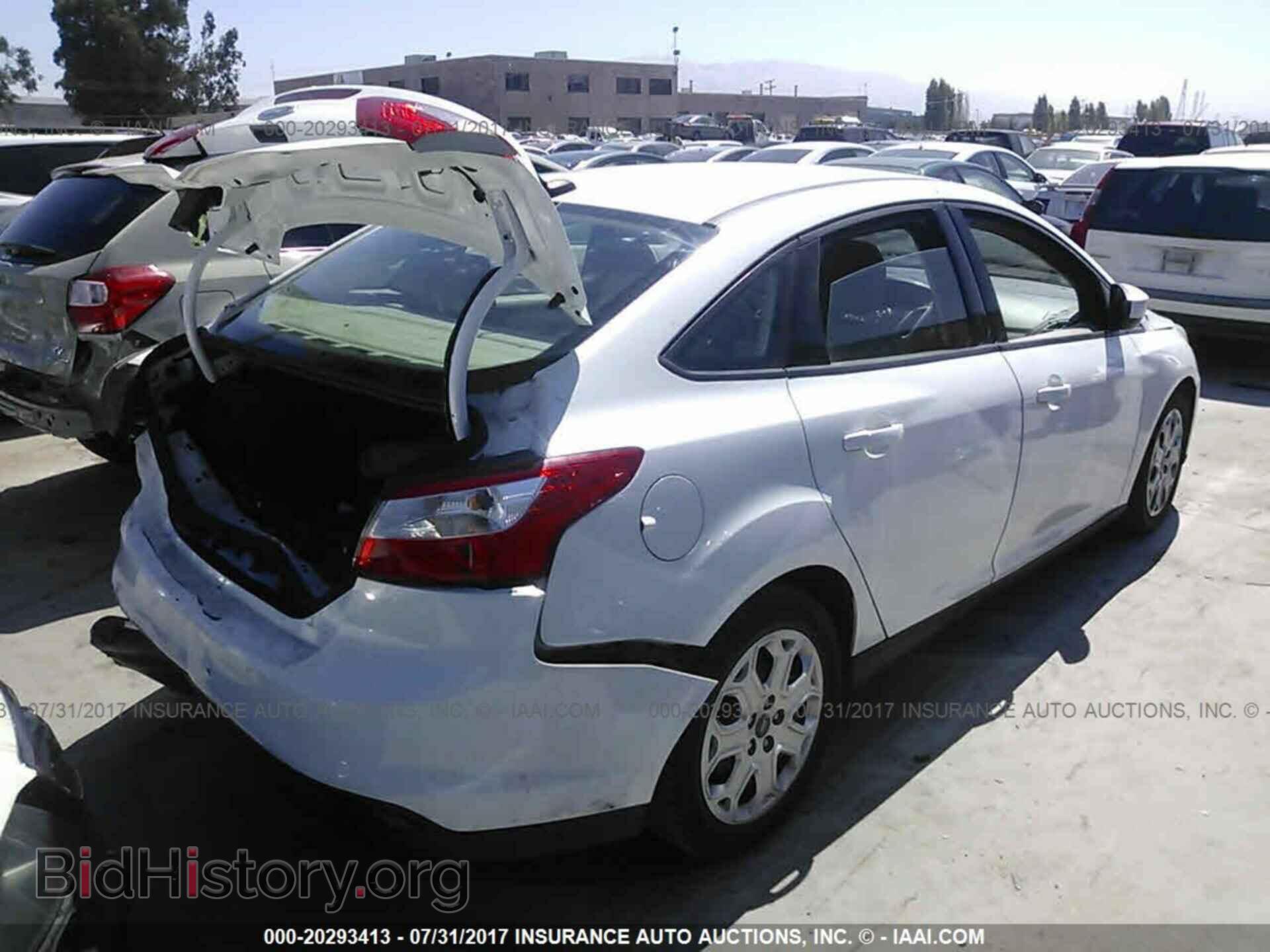 2012 Ford Focus - VIN: 1FAHP3F20CL470868 - Photo 4