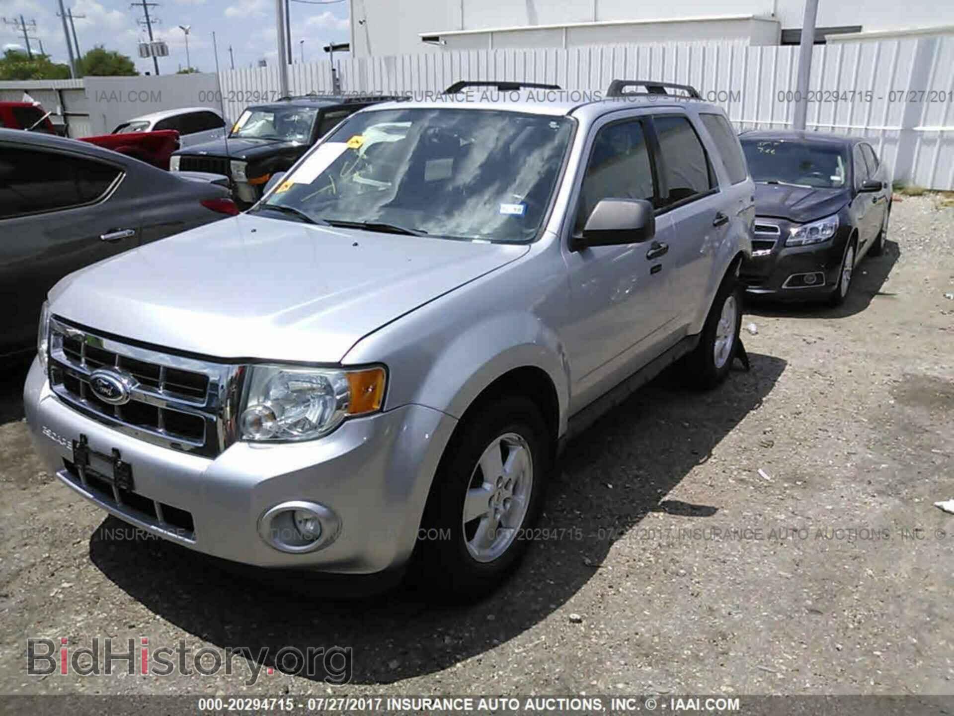 2011 Ford Escape - VIN: 1FMCU9D70BKB29405 - Photo 2