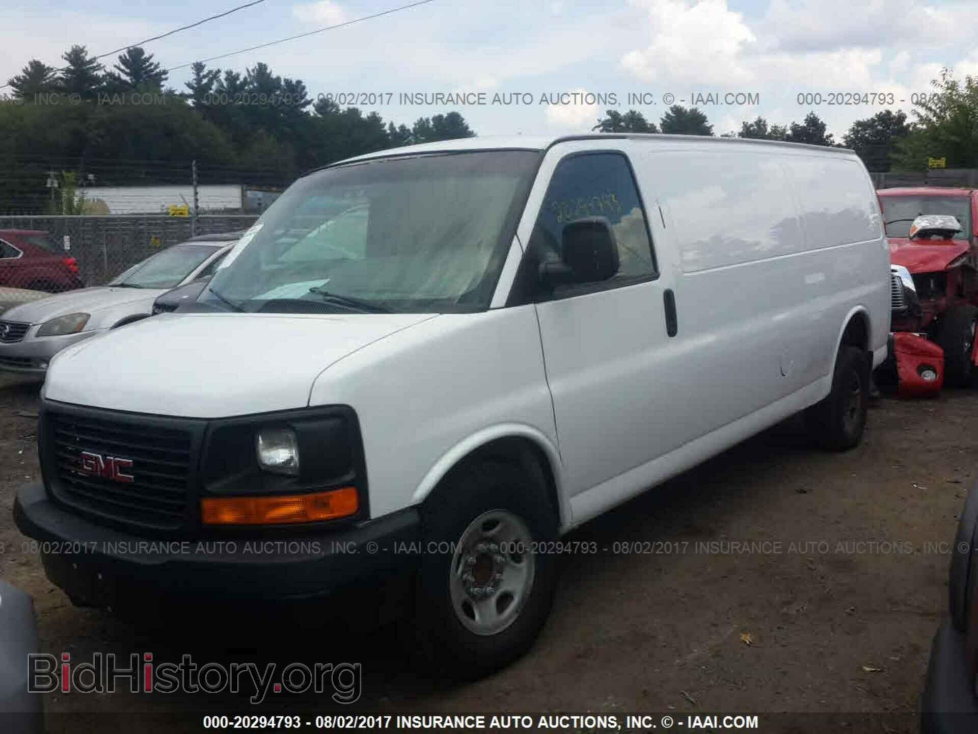 2015 Gmc Savana - VIN: 1GTW7GCF0F1192375 - Фото 2