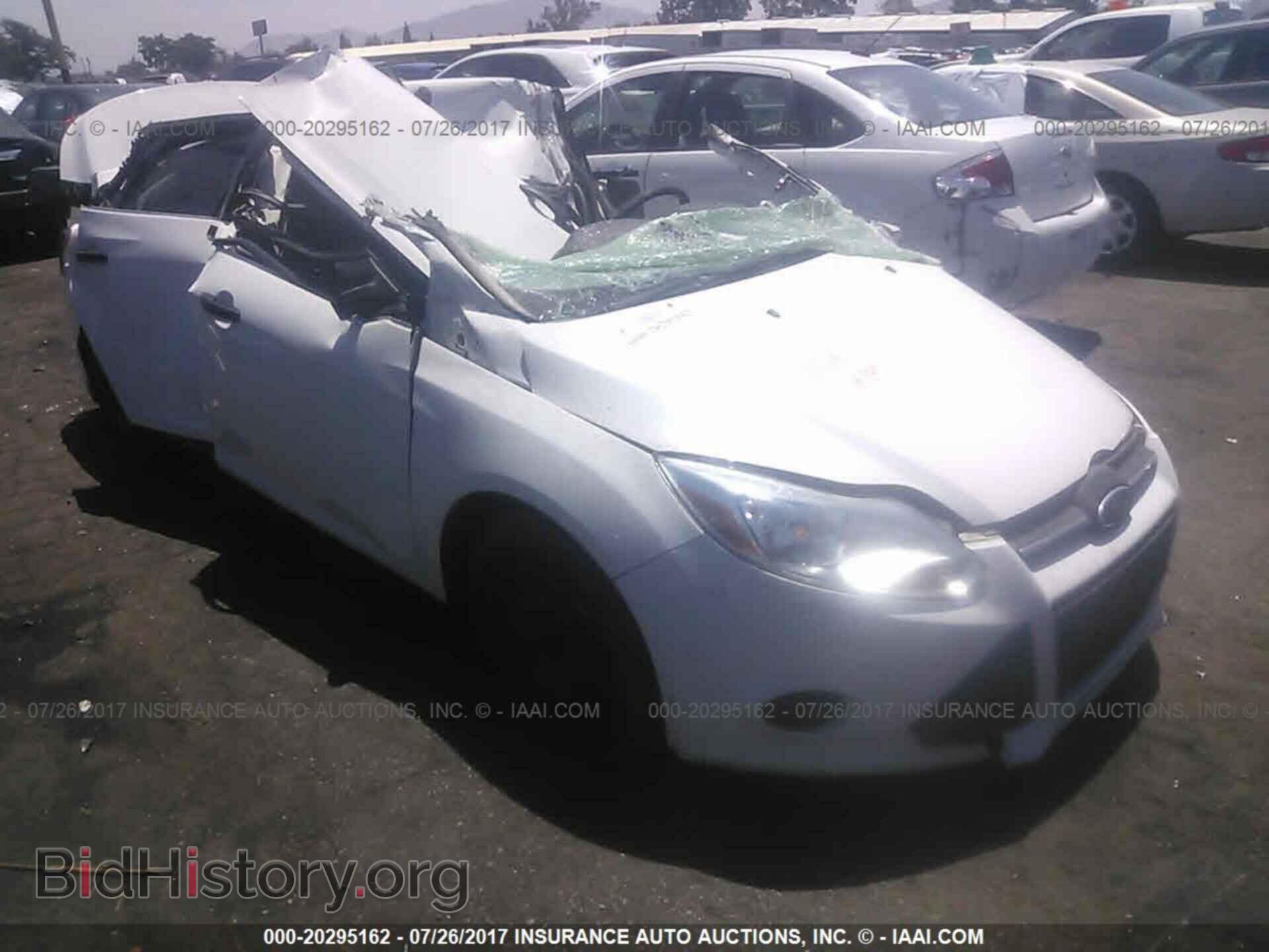 Photo 1FAHP3E23CL257916 - Ford Focus 2012