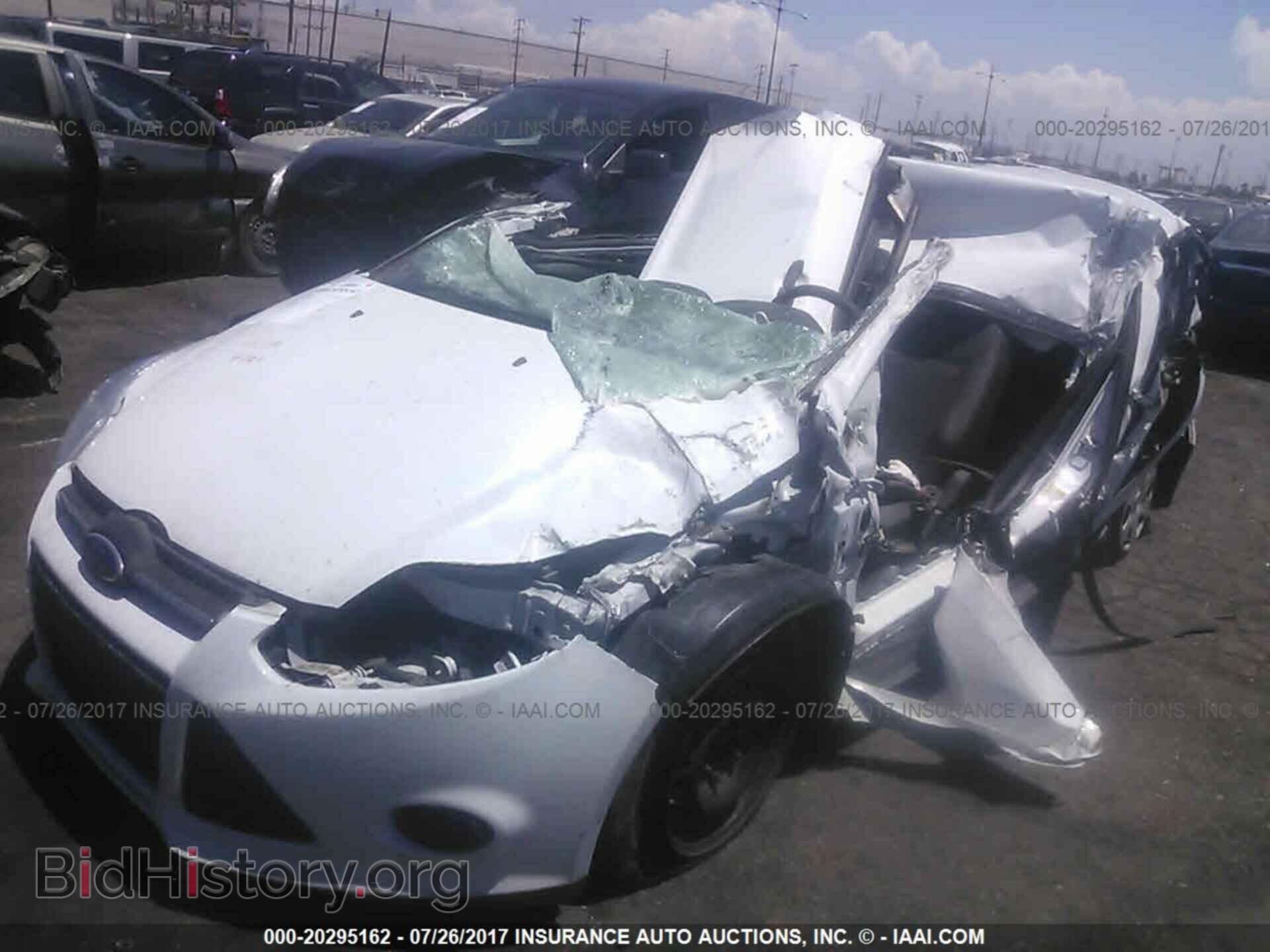 2012 Ford Focus - VIN: 1FAHP3E23CL257916 - Photo 2