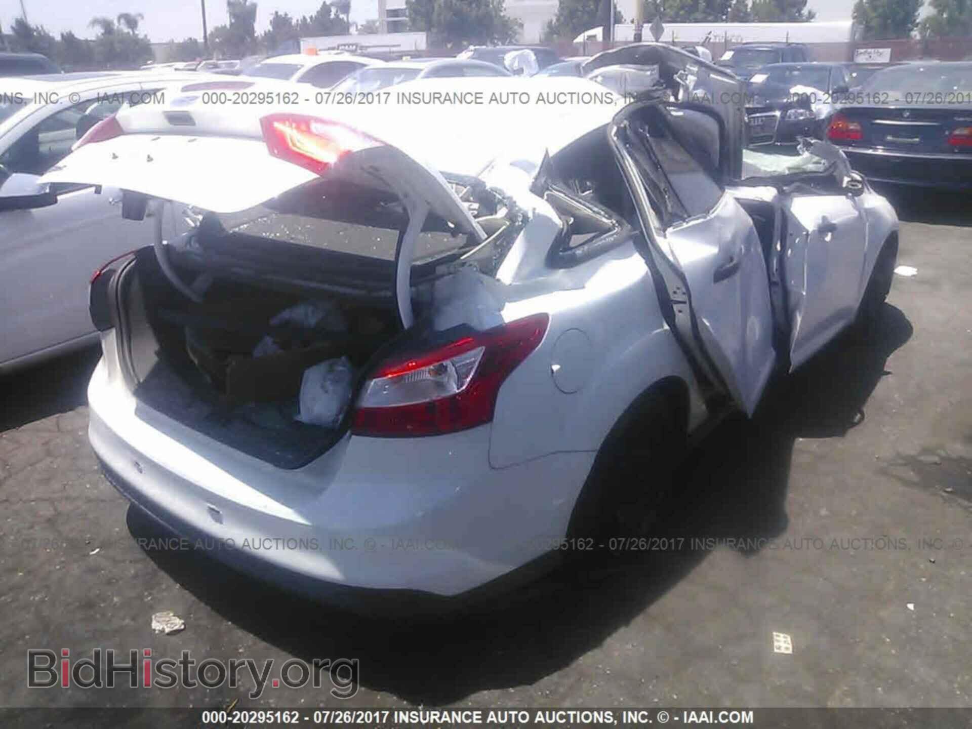2012 Ford Focus - VIN: 1FAHP3E23CL257916 - Photo 4