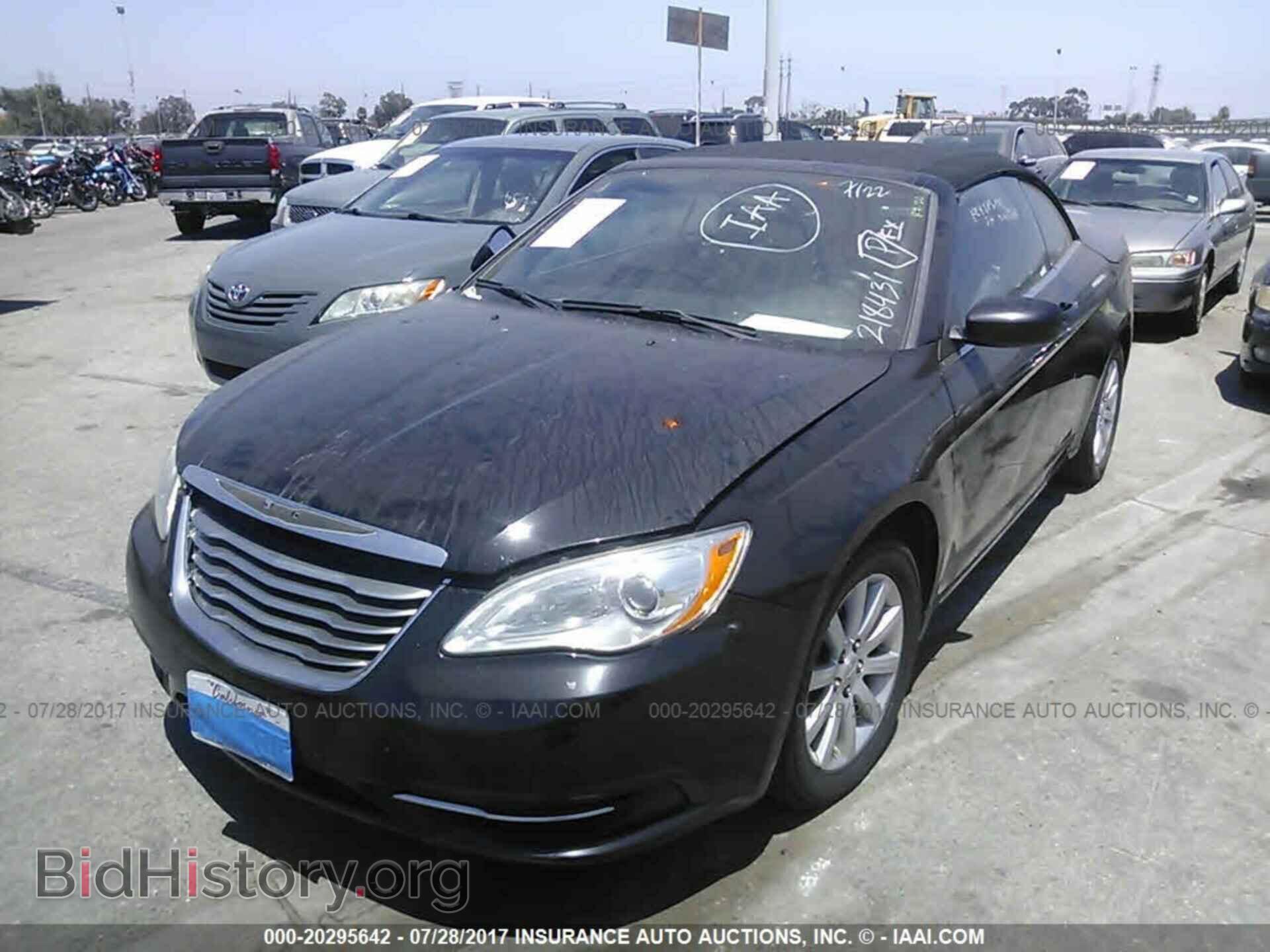 2012 Chrysler 200 - VIN: 1C3BCBEB6CN218431 - Фото 2