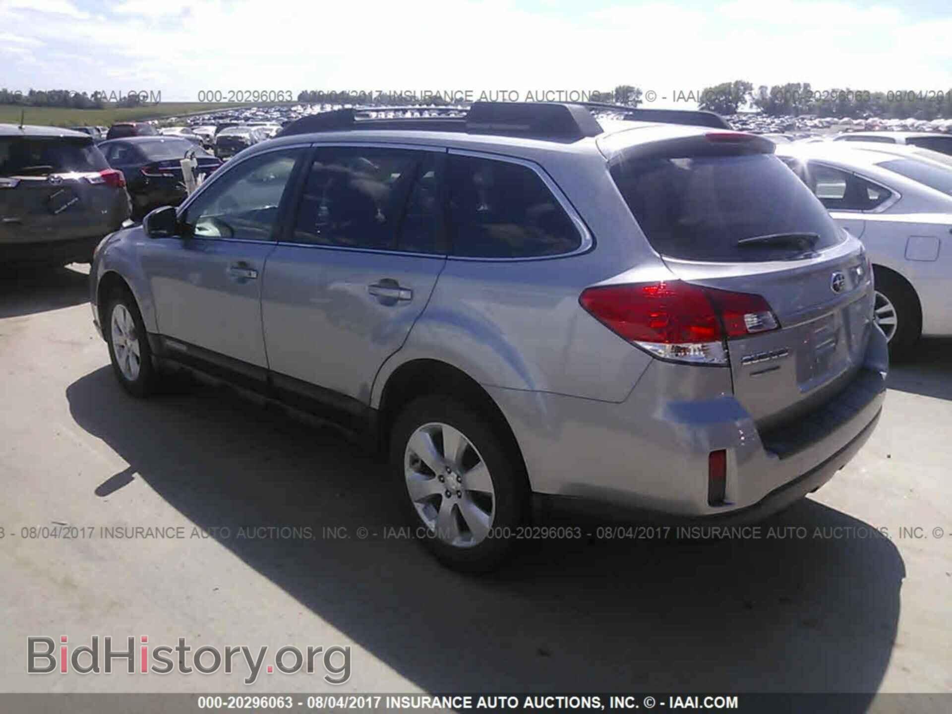 2011 Subaru Outback - VIN: 4S4BRCCC8B3444827 - Фото 3
