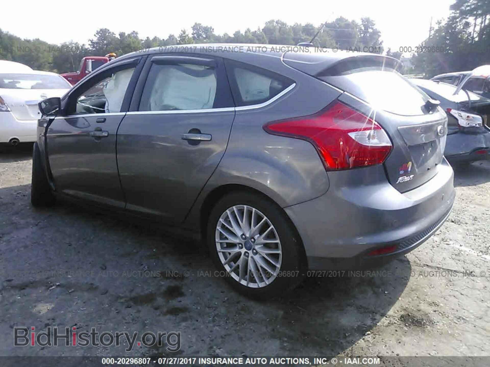 2012 Ford Focus - VIN: 1FAHP3M28CL241230 - Photo 3