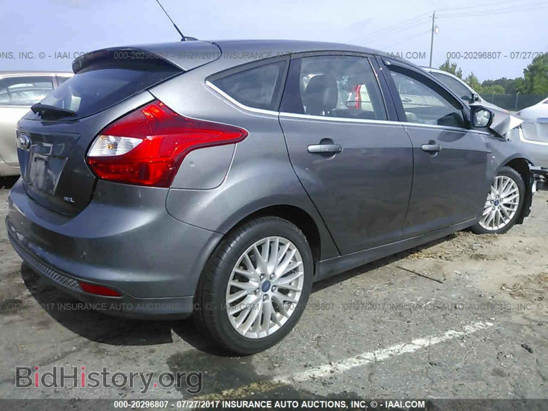 2012 Ford Focus - VIN: 1FAHP3M28CL241230 - Photo 4