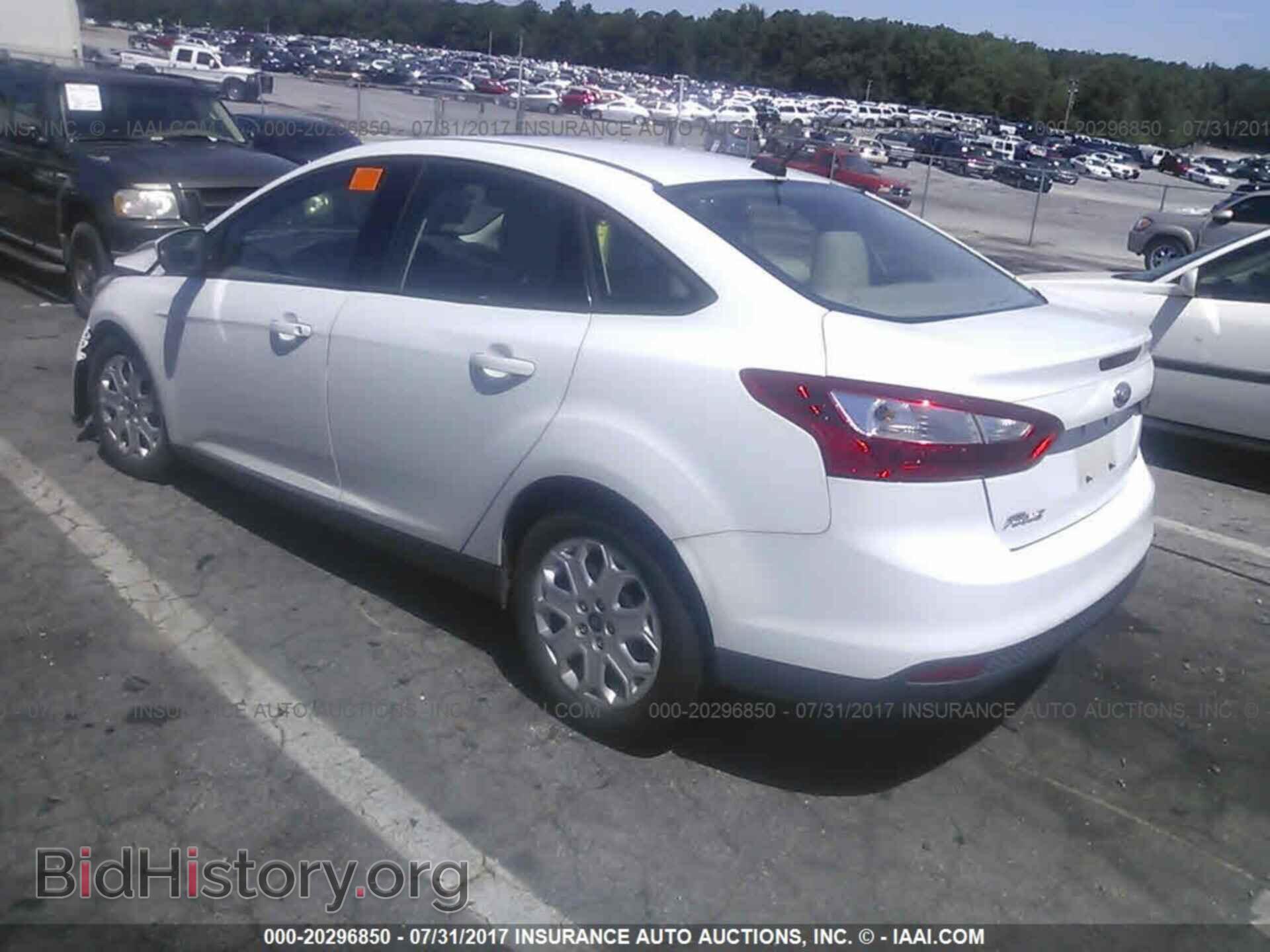 2012 Ford Focus - VIN: 1FAHP3F21CL292226 - Photo 3
