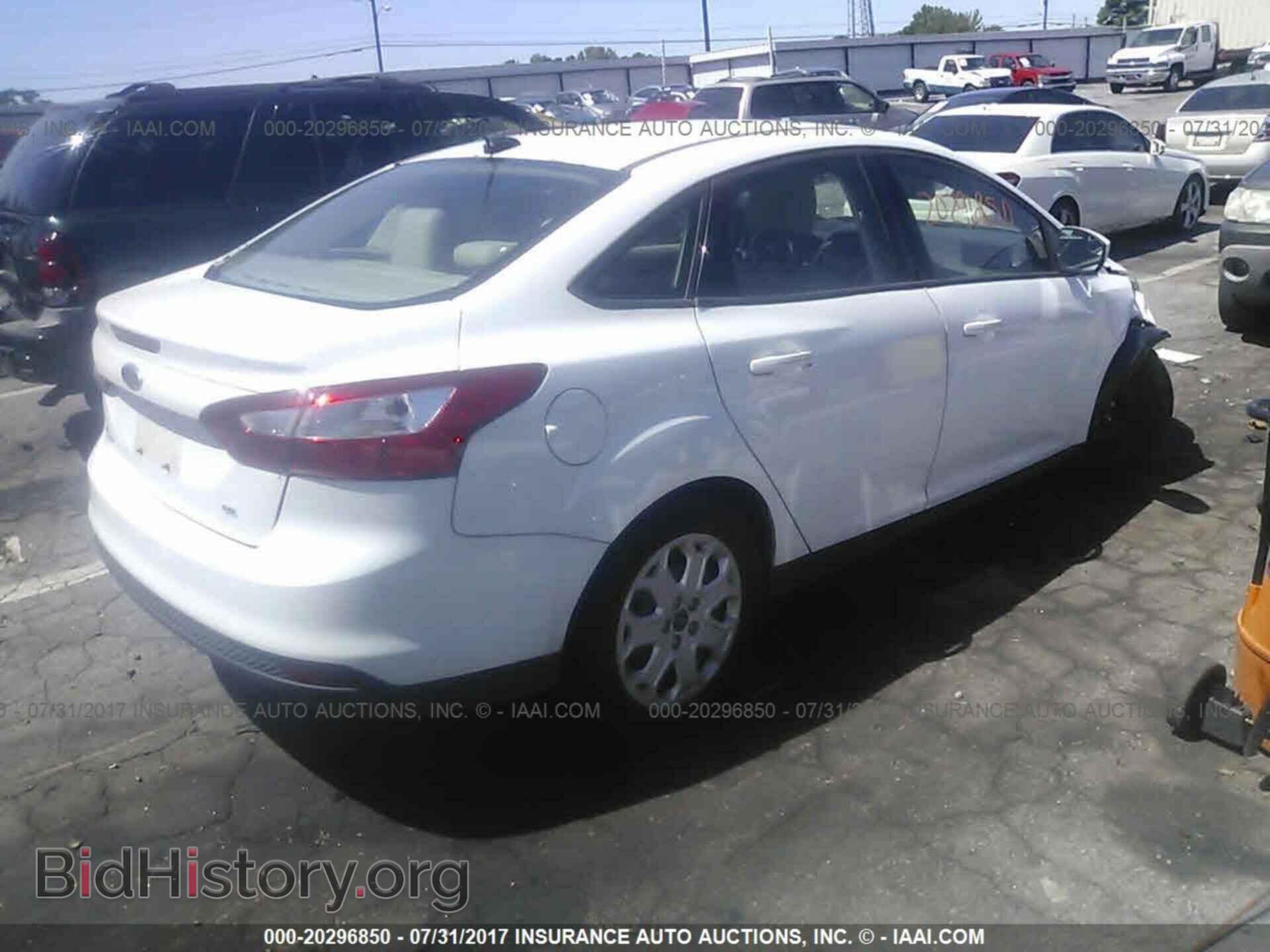 2012 Ford Focus - VIN: 1FAHP3F21CL292226 - Photo 4