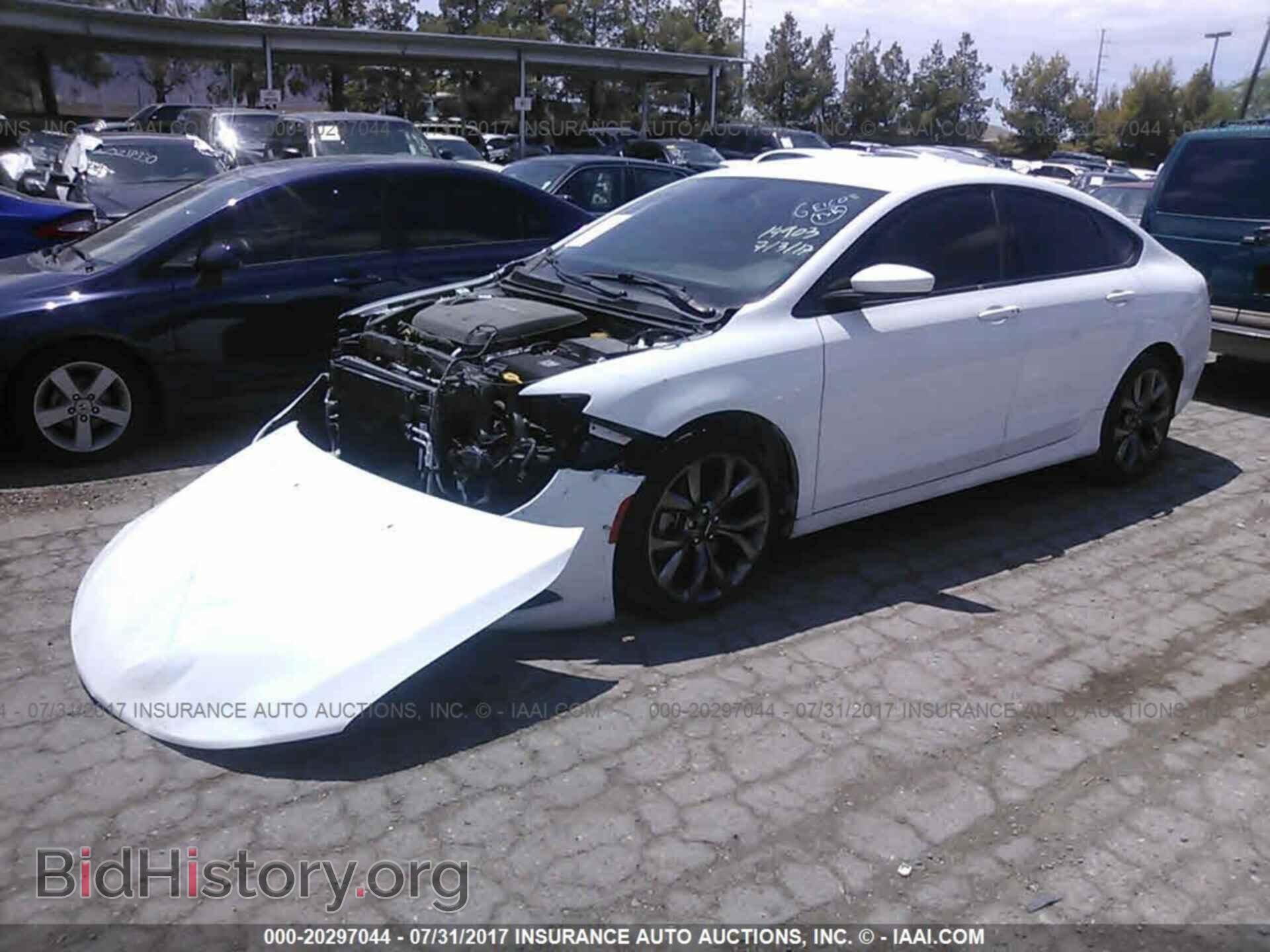 2015 Chrysler 200 - VIN: 1C3CCCBG2FN638606 - Photo 2