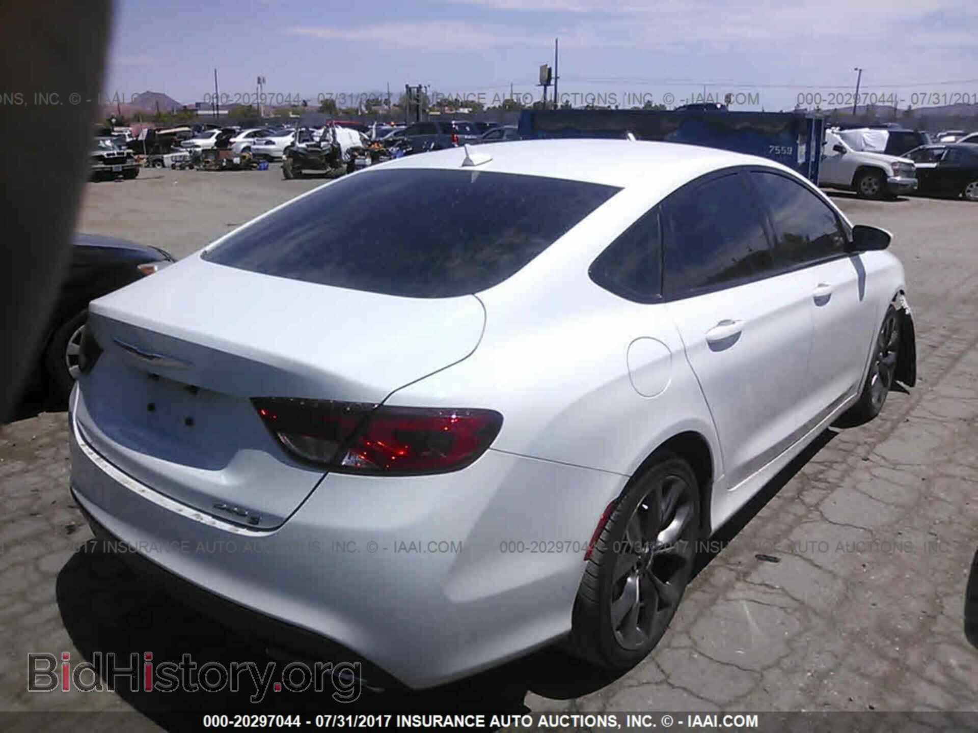 2015 Chrysler 200 - VIN: 1C3CCCBG2FN638606 - Photo 4