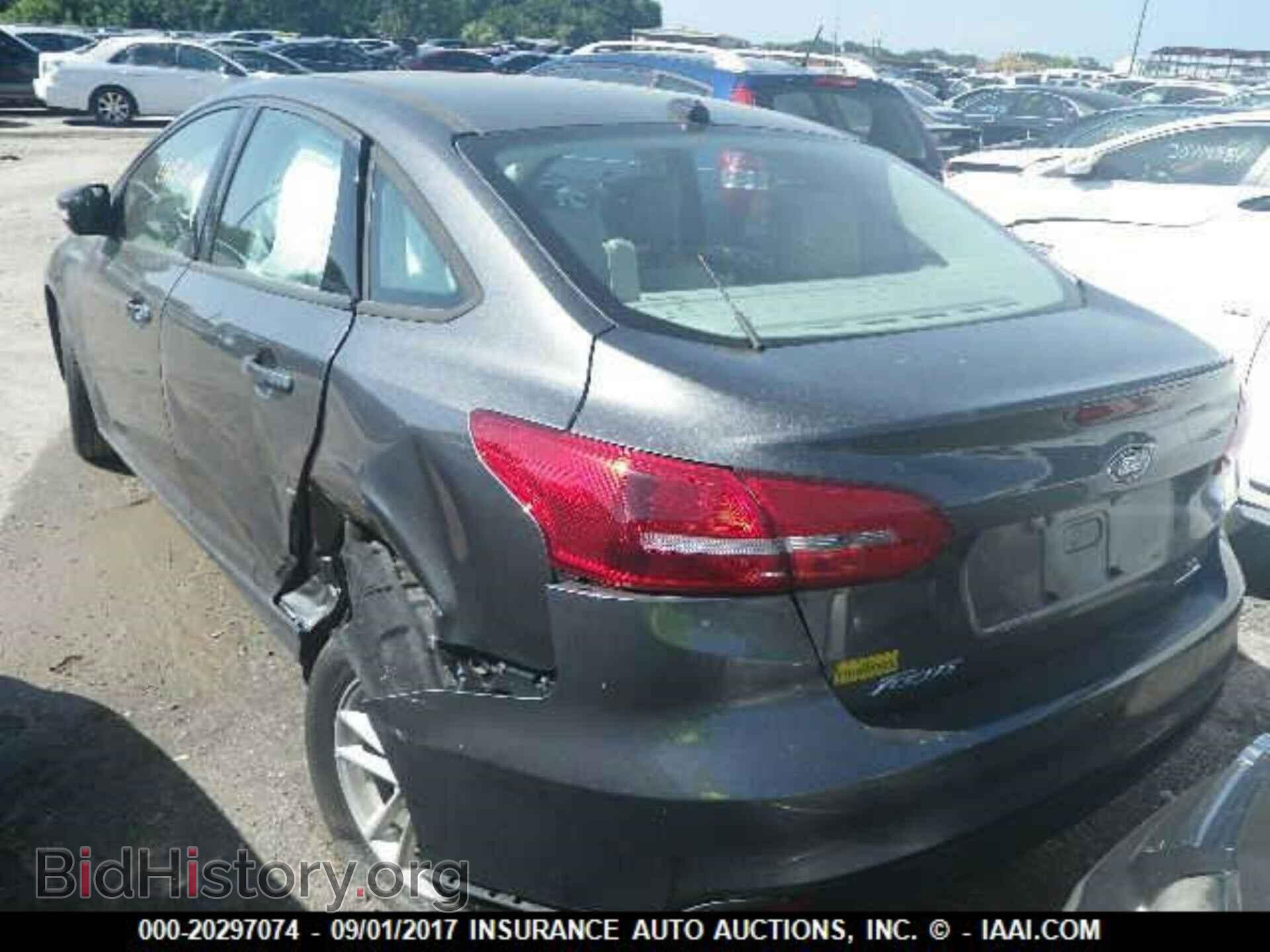 2015 Ford Focus - VIN: 1FADP3F2XFL273581 - Photo 3