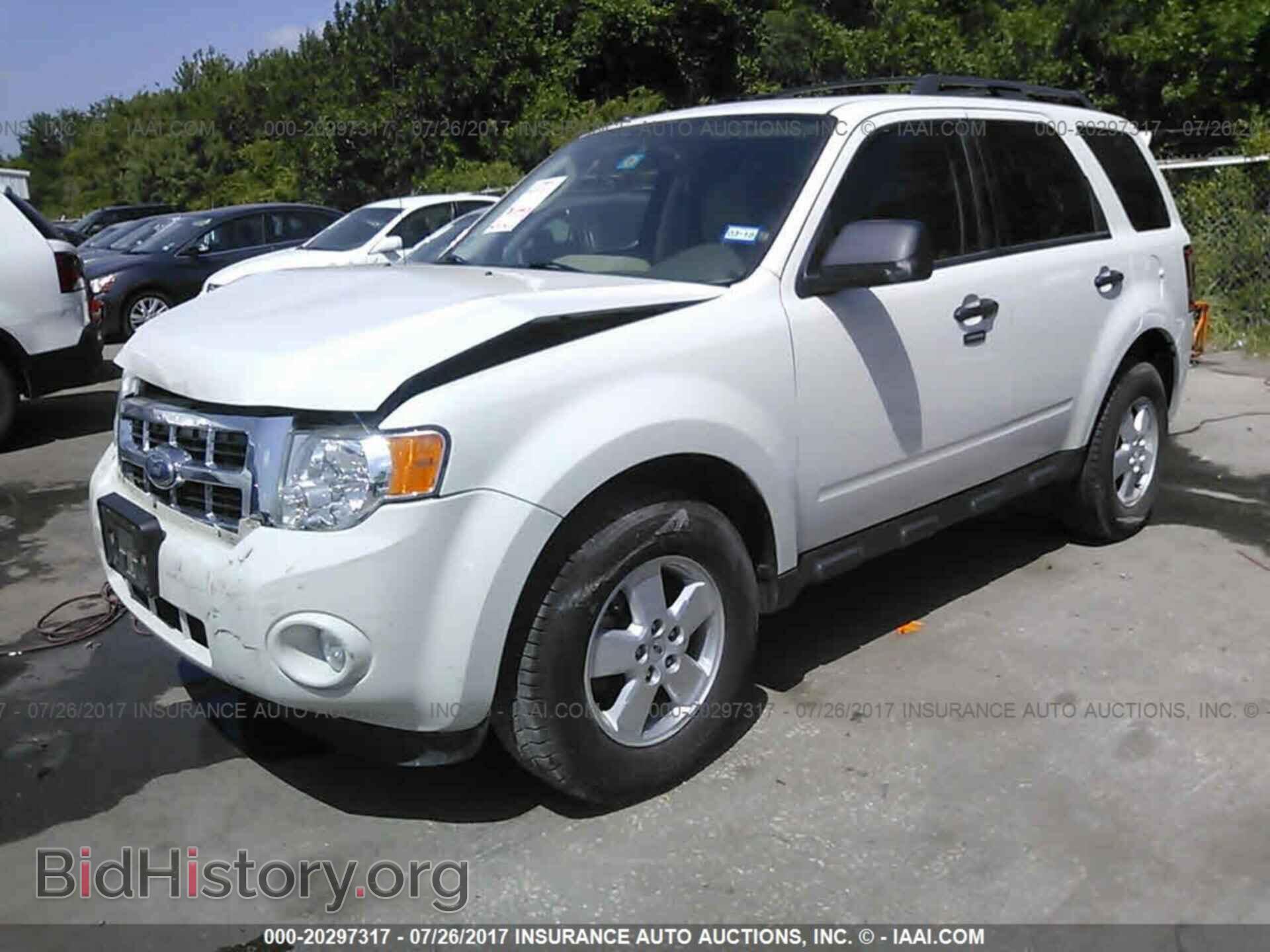 2011 Ford Escape - VIN: 1FMCU0D70BKC29449 - Photo 2
