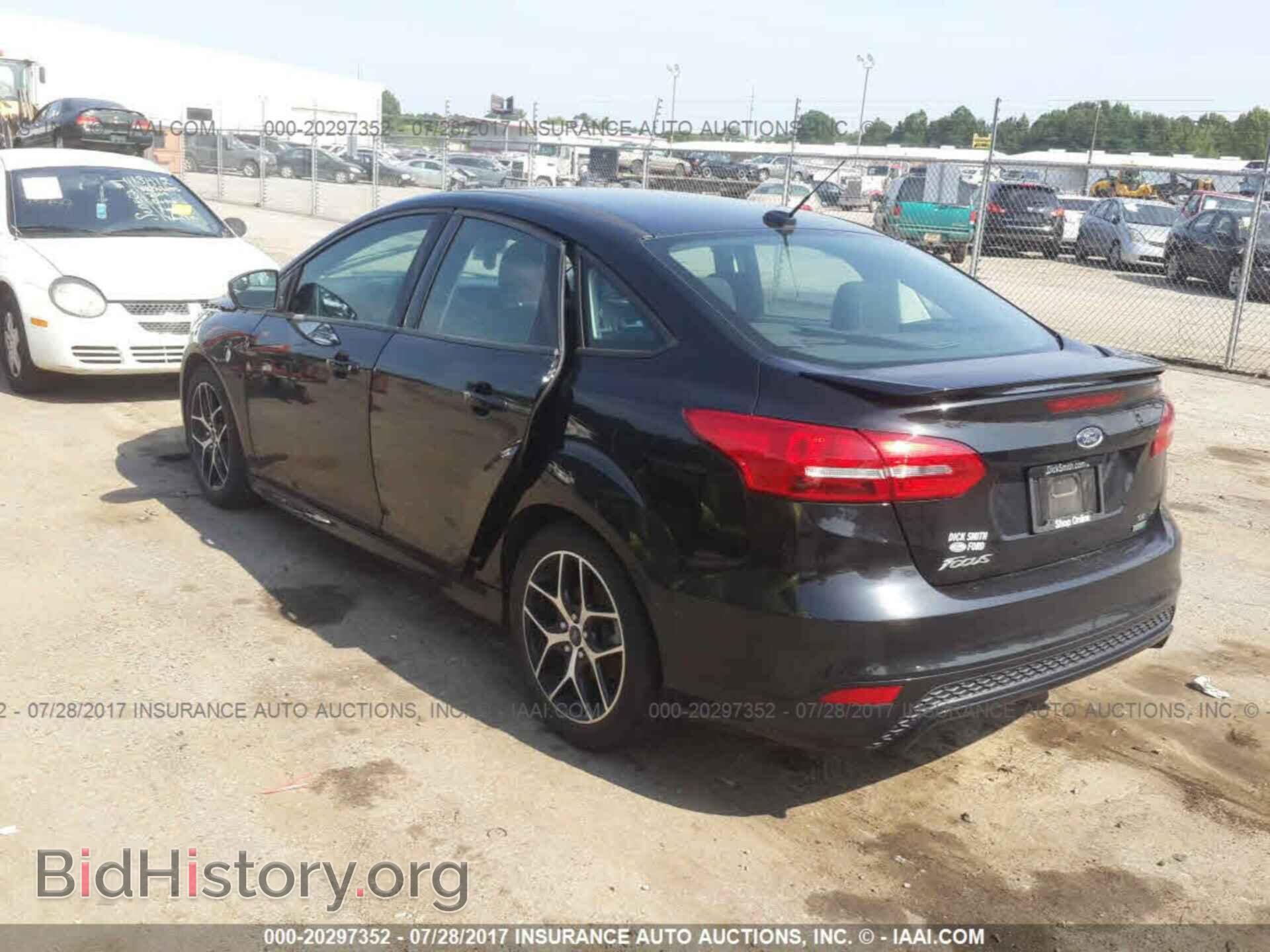 2015 Ford Focus - VIN: 1FADP3FE1FL208886 - Photo 3