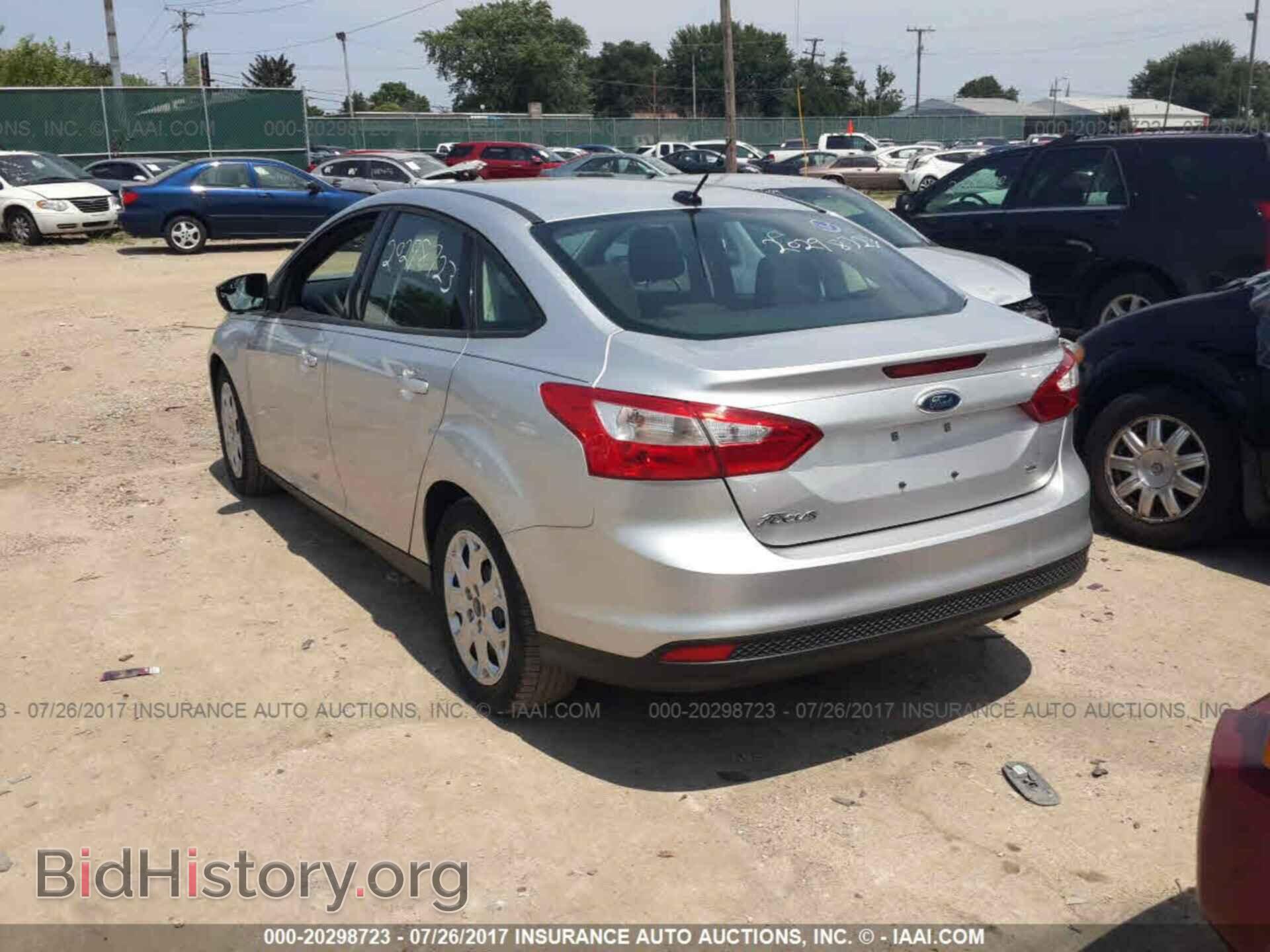 2012 Ford Focus - VIN: 1FAHP3F24CL207895 - Фото 3