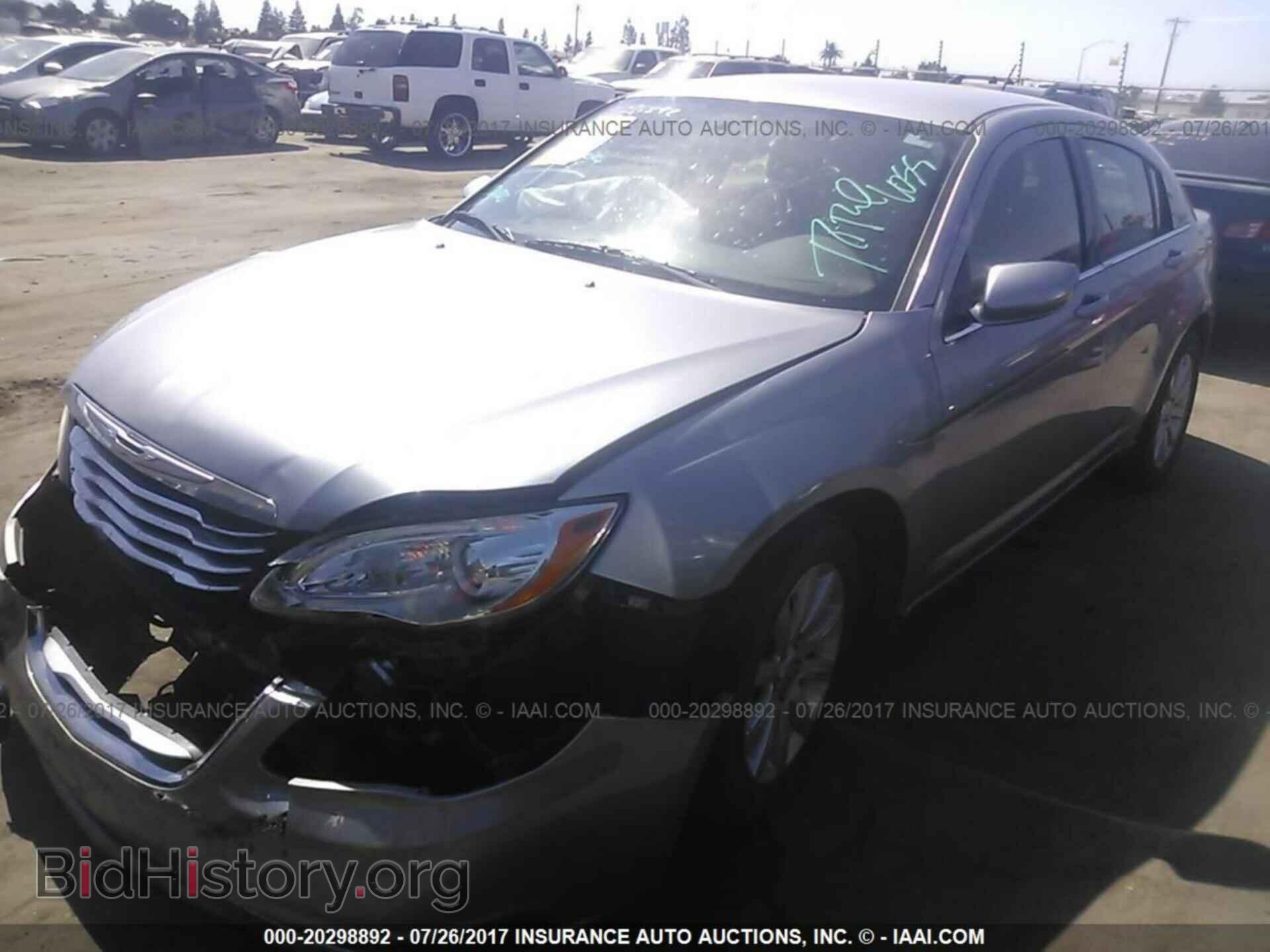 2013 Chrysler 200 - VIN: 1C3CCBBB6DN706000 - Photo 2