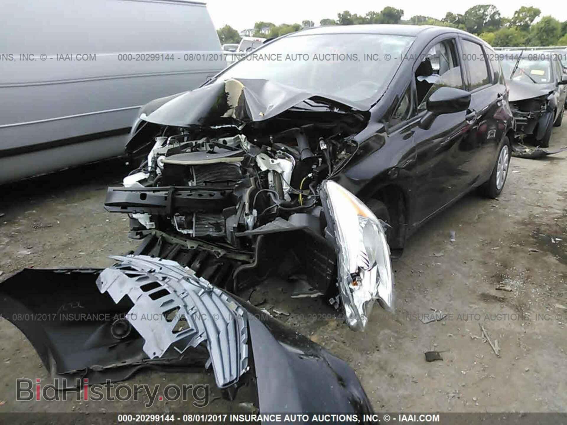 2016 Nissan Versa note - VIN: 3N1CE2CP9GL406572 - Фото 2