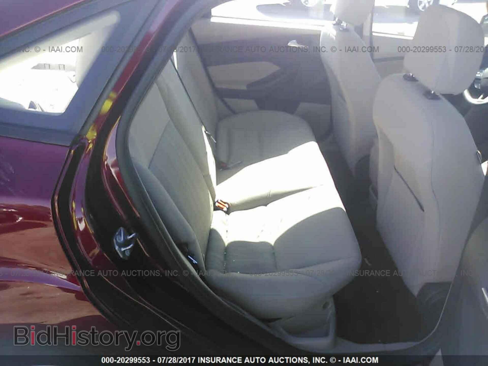 2015 Ford Focus - VIN: 1FADP3F2XFL327283 - Photo 8