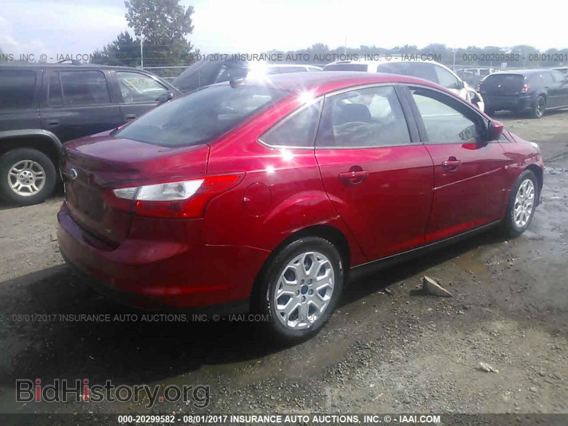 2012 Ford Focus - VIN: 1FAHP3F23CL474736 - Photo 4