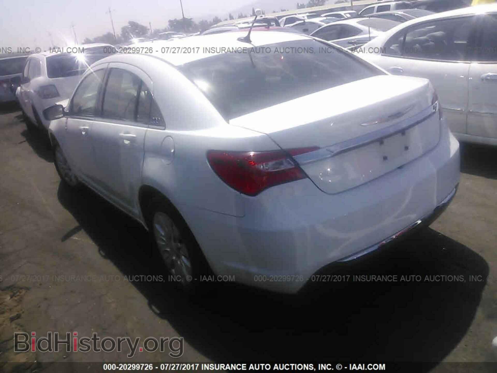 2013 Chrysler 200 - VIN: 1C3CCBAB8DN648103 - Photo 3