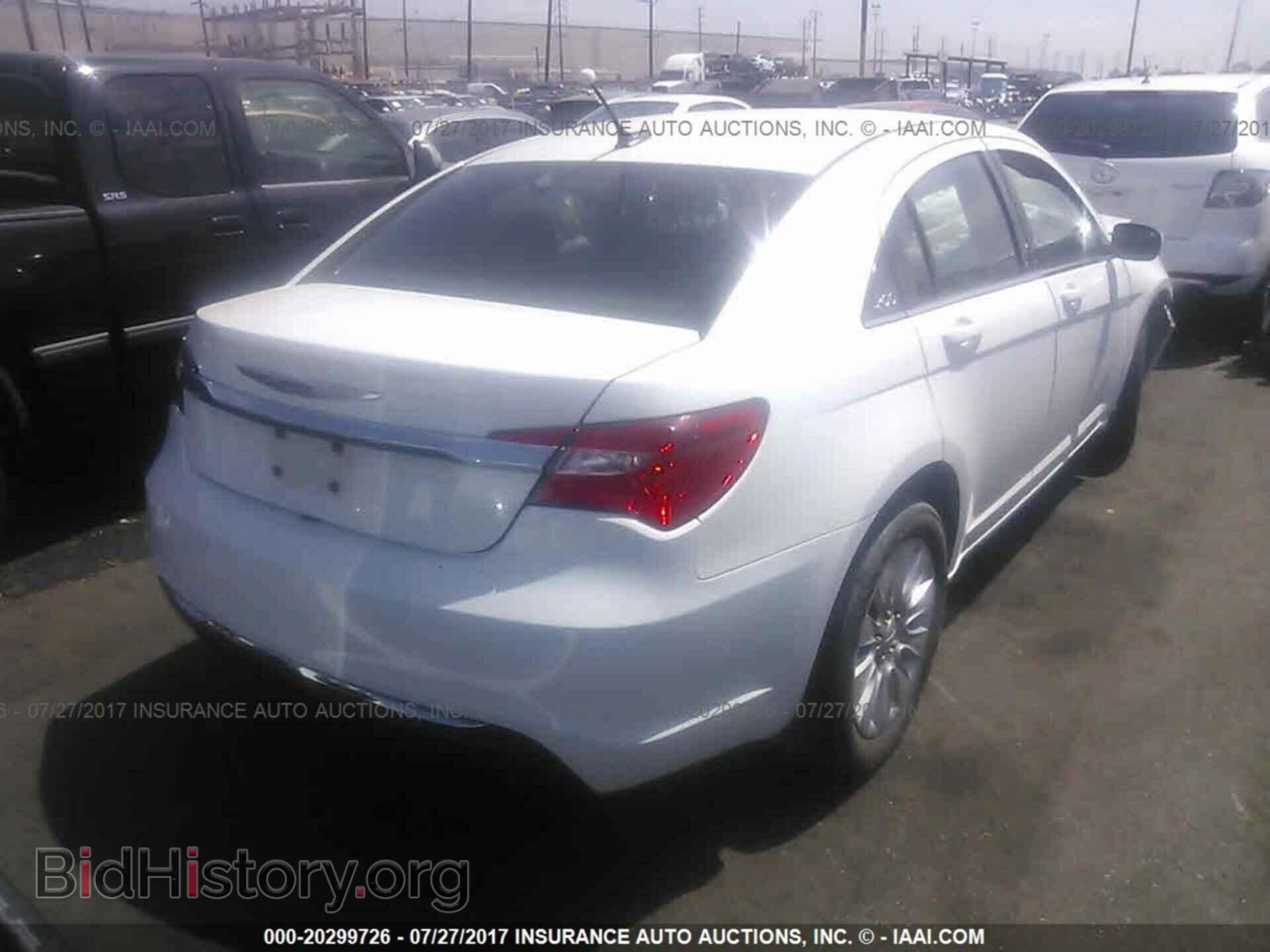 2013 Chrysler 200 - VIN: 1C3CCBAB8DN648103 - Photo 4