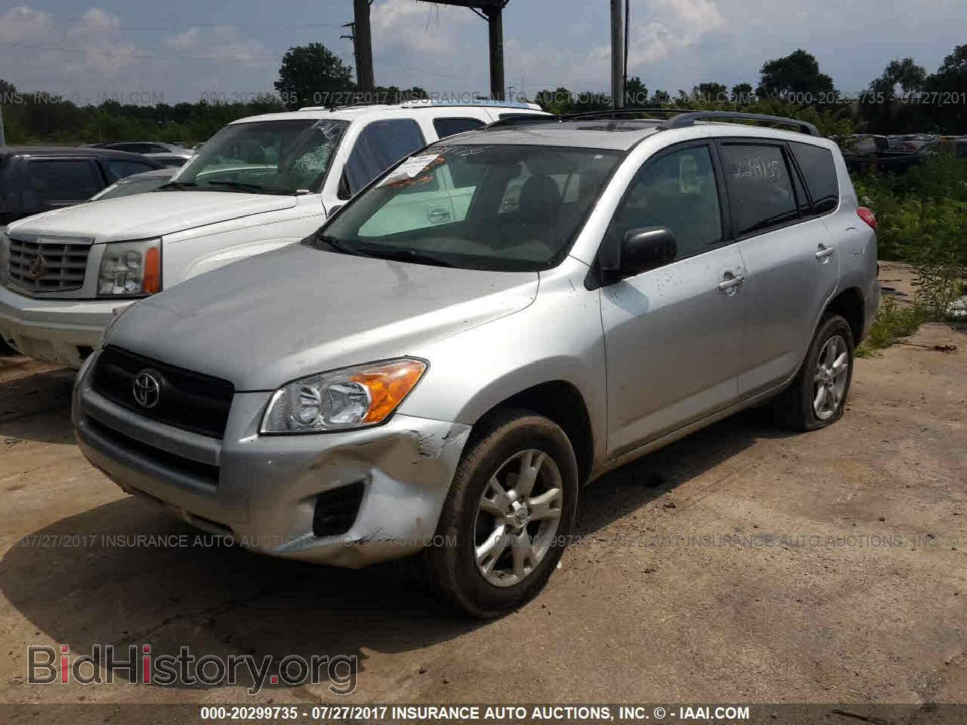 2011 Toyota Rav4 - VIN: 2T3BF4DV2BW150145 - Фото 2