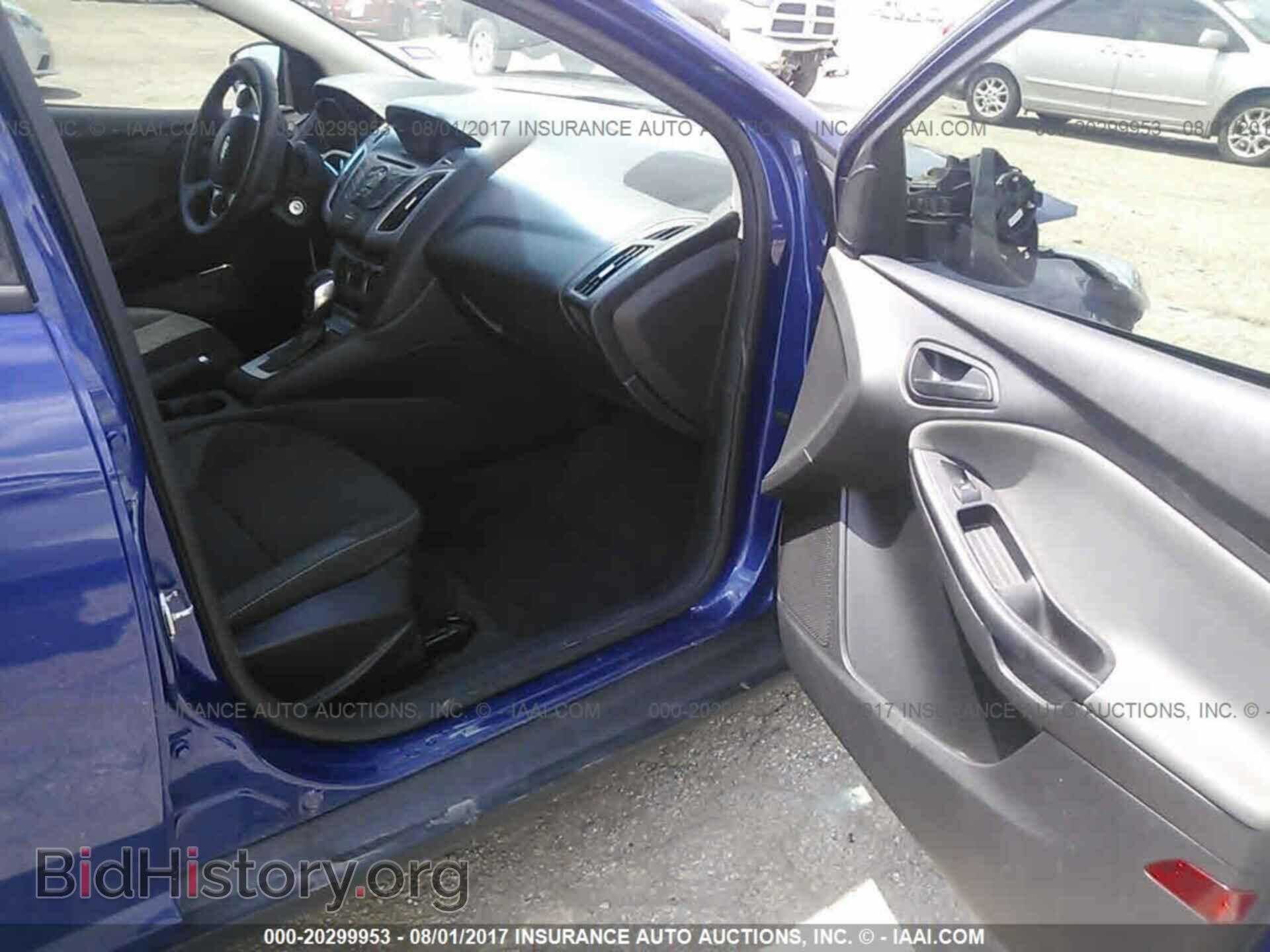 2012 Ford Focus - VIN: 1FAHP3F24CL362057 - Photo 5