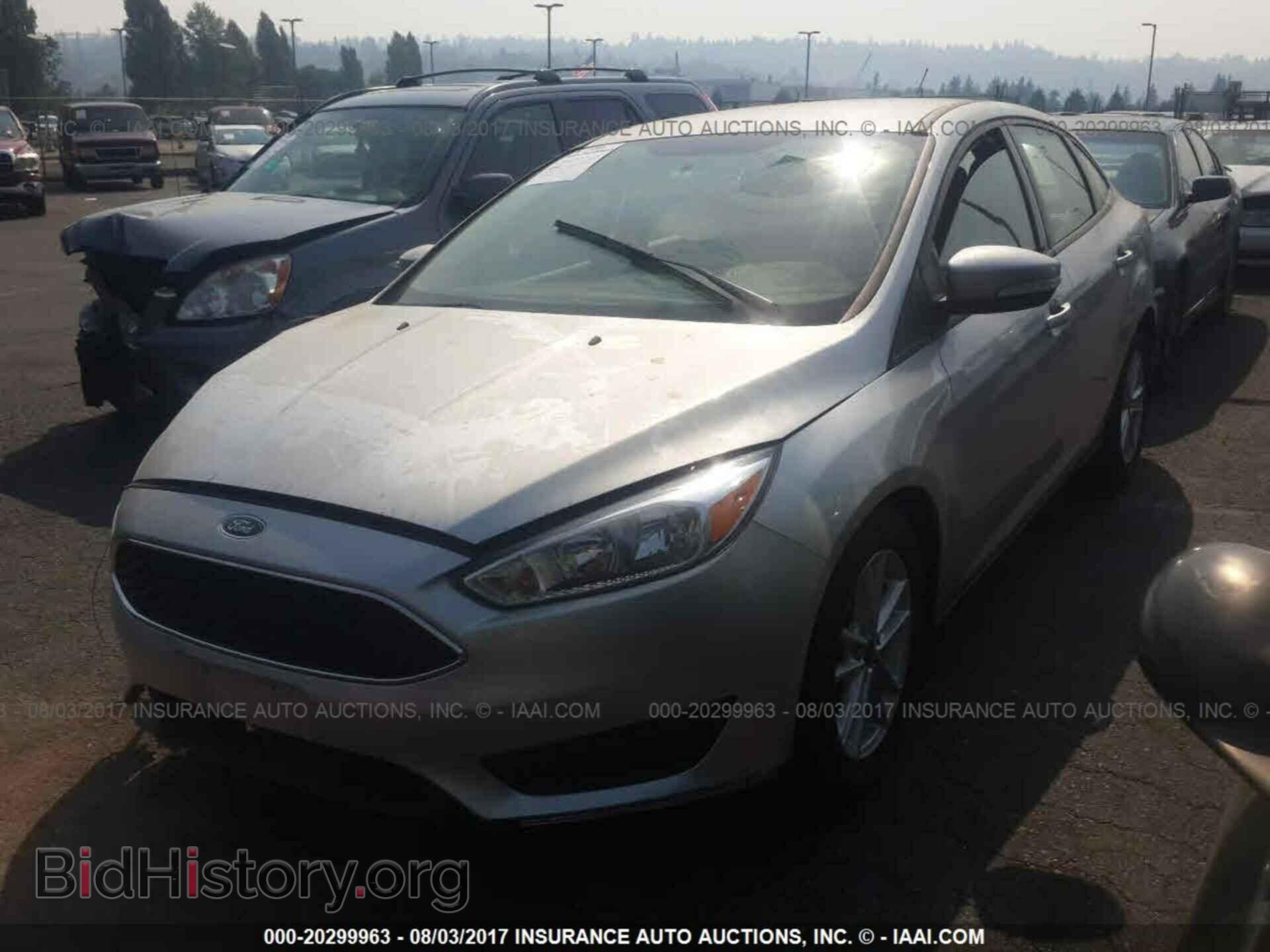 2016 Ford Focus - VIN: 1FADP3FE7GL310663 - Фото 2