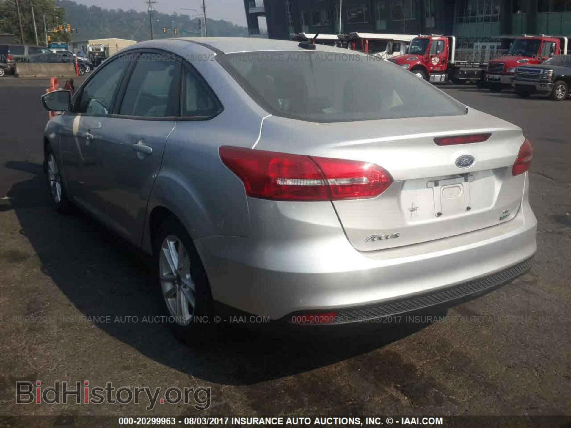 2016 Ford Focus - VIN: 1FADP3FE7GL310663 - Фото 3