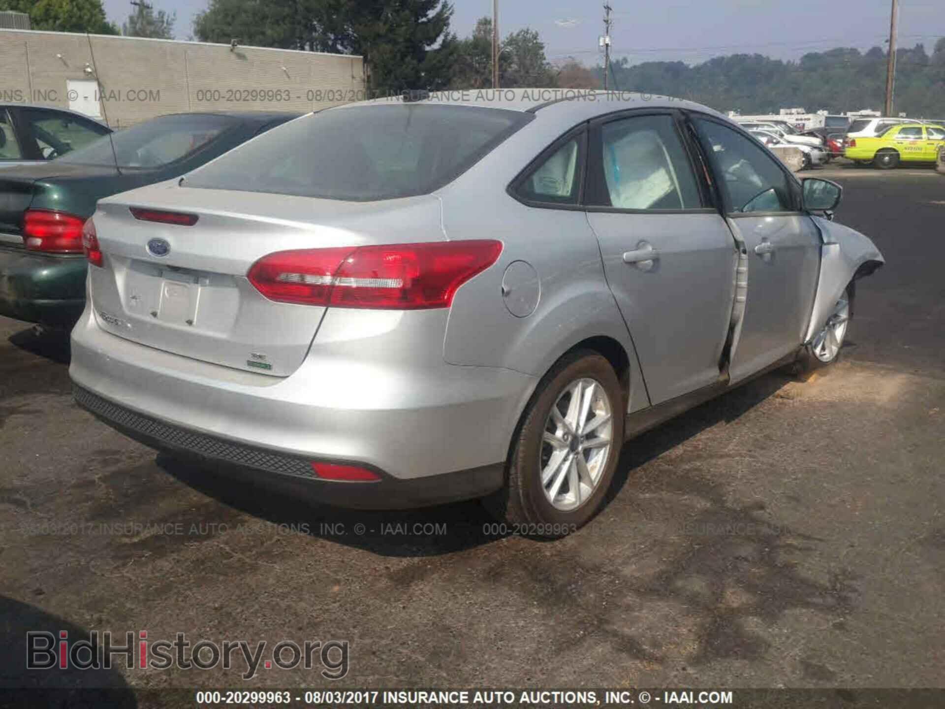 2016 Ford Focus - VIN: 1FADP3FE7GL310663 - Фото 4