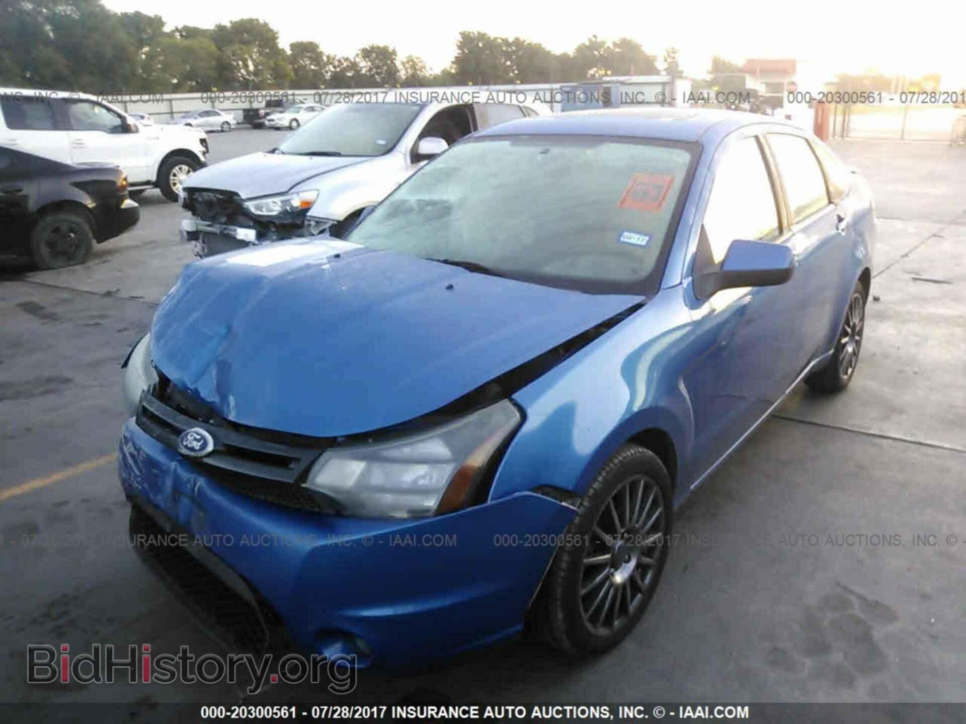 2011 Ford Focus - VIN: 1FAHP3GN9BW110066 - Photo 2