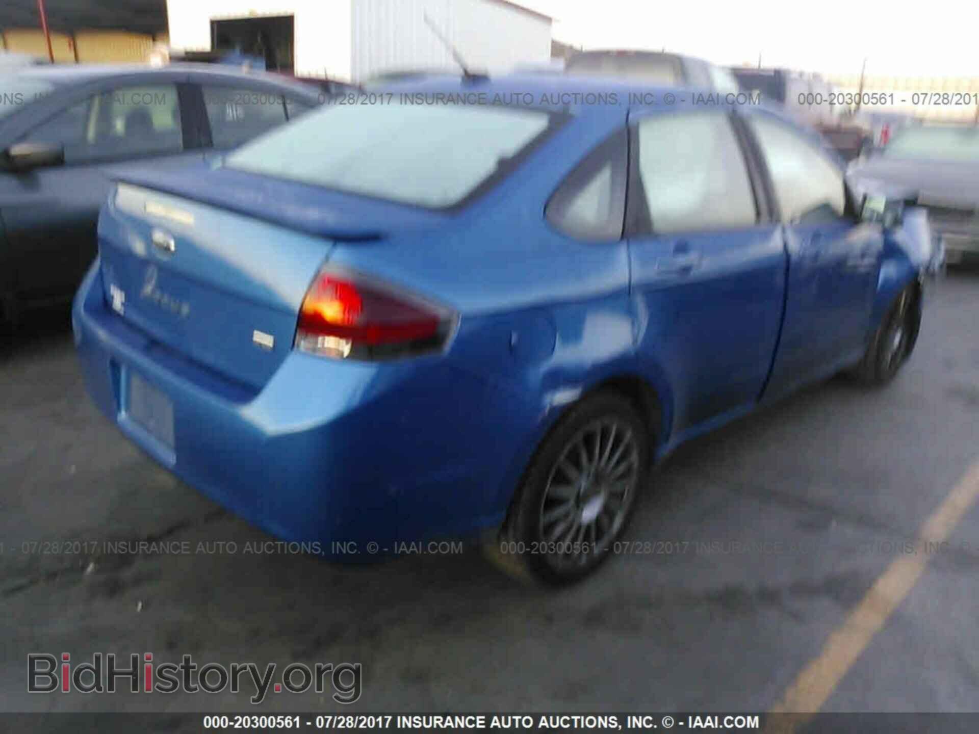 2011 Ford Focus - VIN: 1FAHP3GN9BW110066 - Photo 4