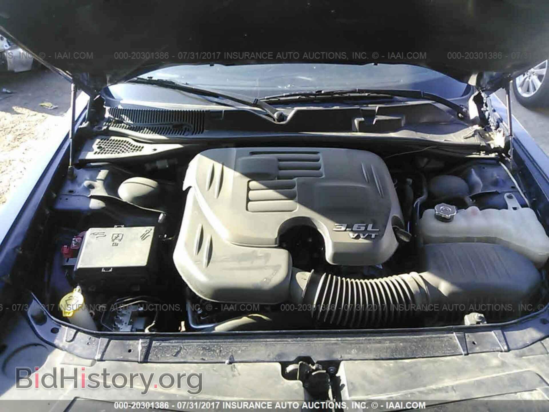 2016 Dodge Challenger - VIN: 2C3CDZAG8GH101198 - Photo 10
