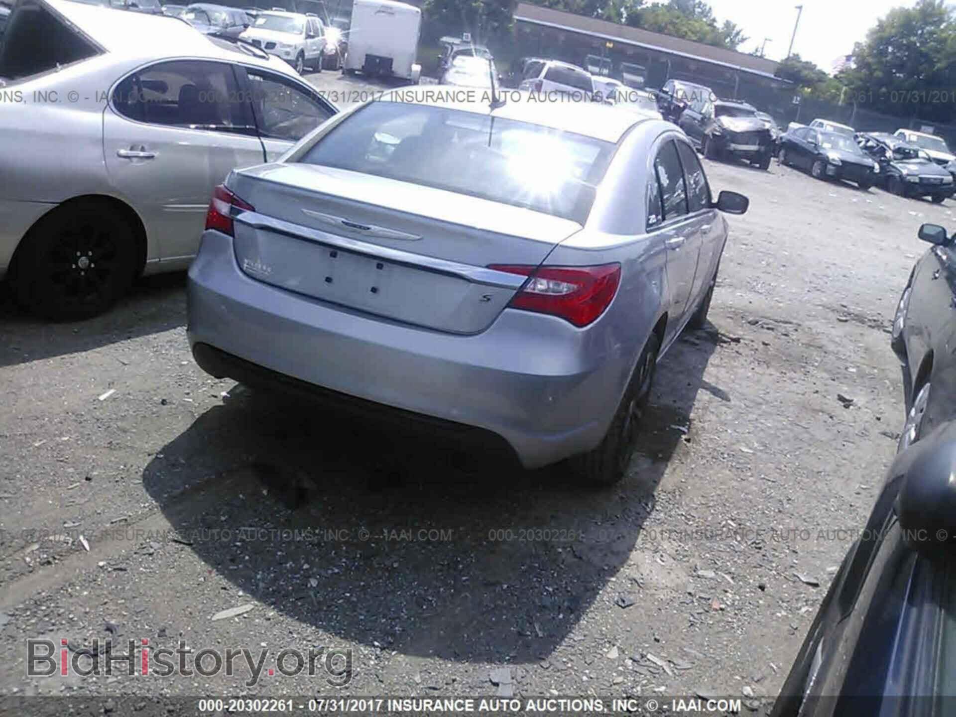 2014 Chrysler 200 - VIN: 1C3CCBBB8EN118035 - Photo 4