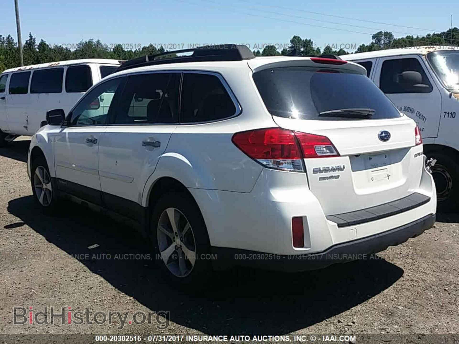 2014 Subaru Outback - VIN: 4S4BRCPC4E3288204 - Фото 3