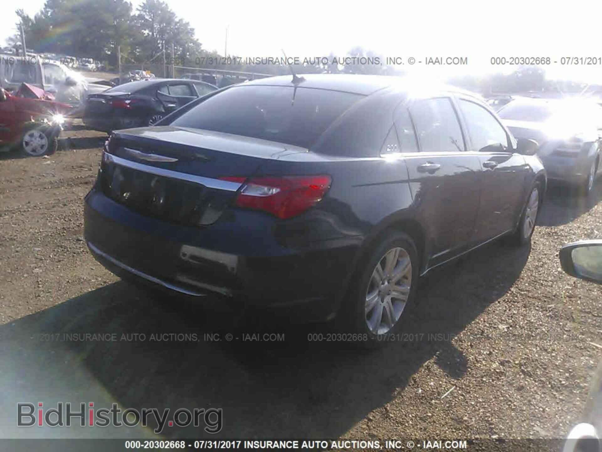 2014 Chrysler 200 - VIN: 1C3CCBBB5EN112368 - Photo 4