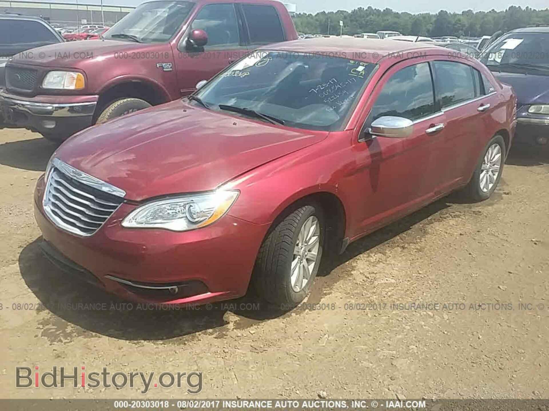 2013 Chrysler 200 - VIN: 1C3CCBCG5DN522659 - Фото 2