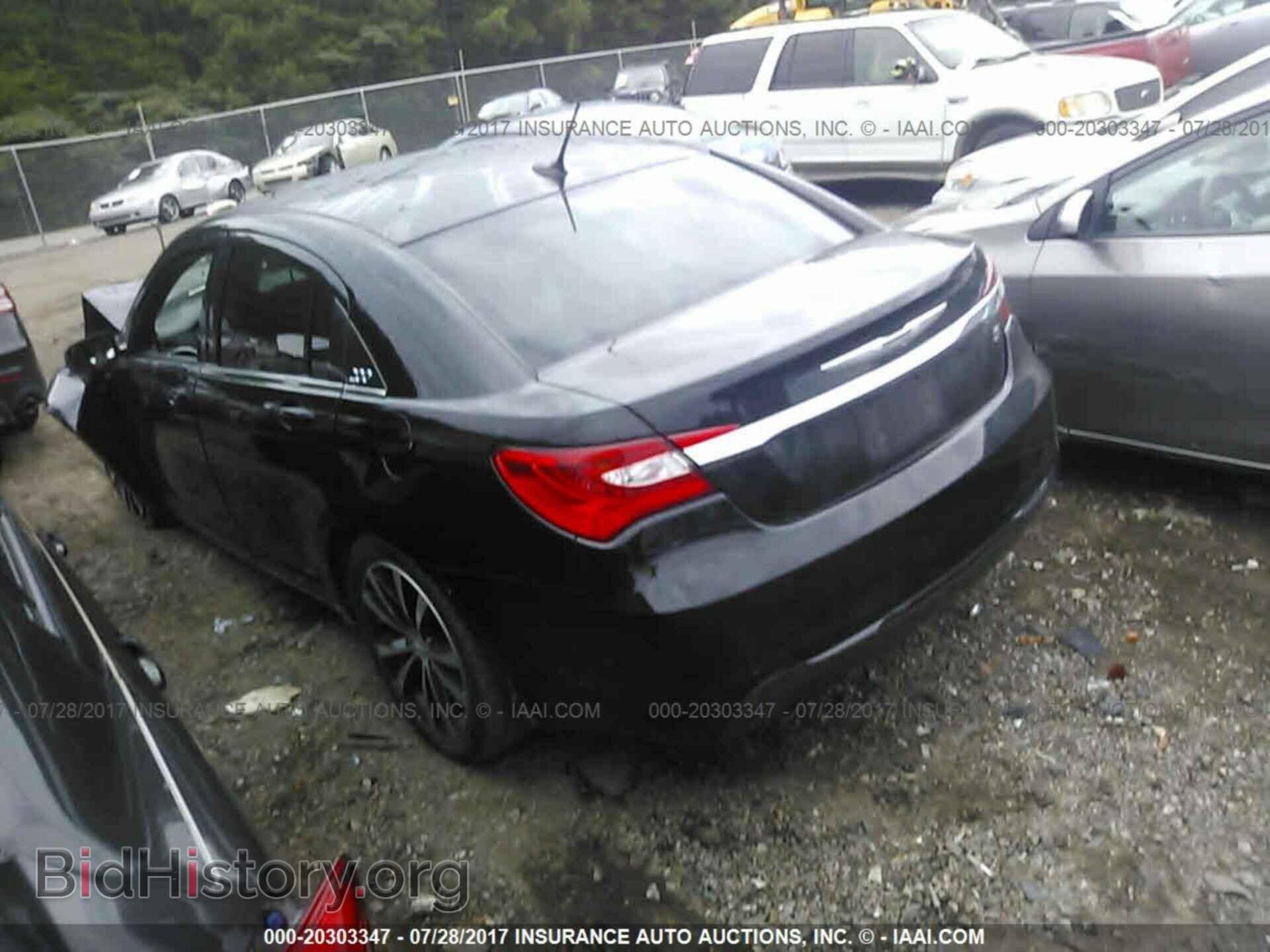 2014 Chrysler 200 - VIN: 1C3CCBBG2EN117541 - Photo 3