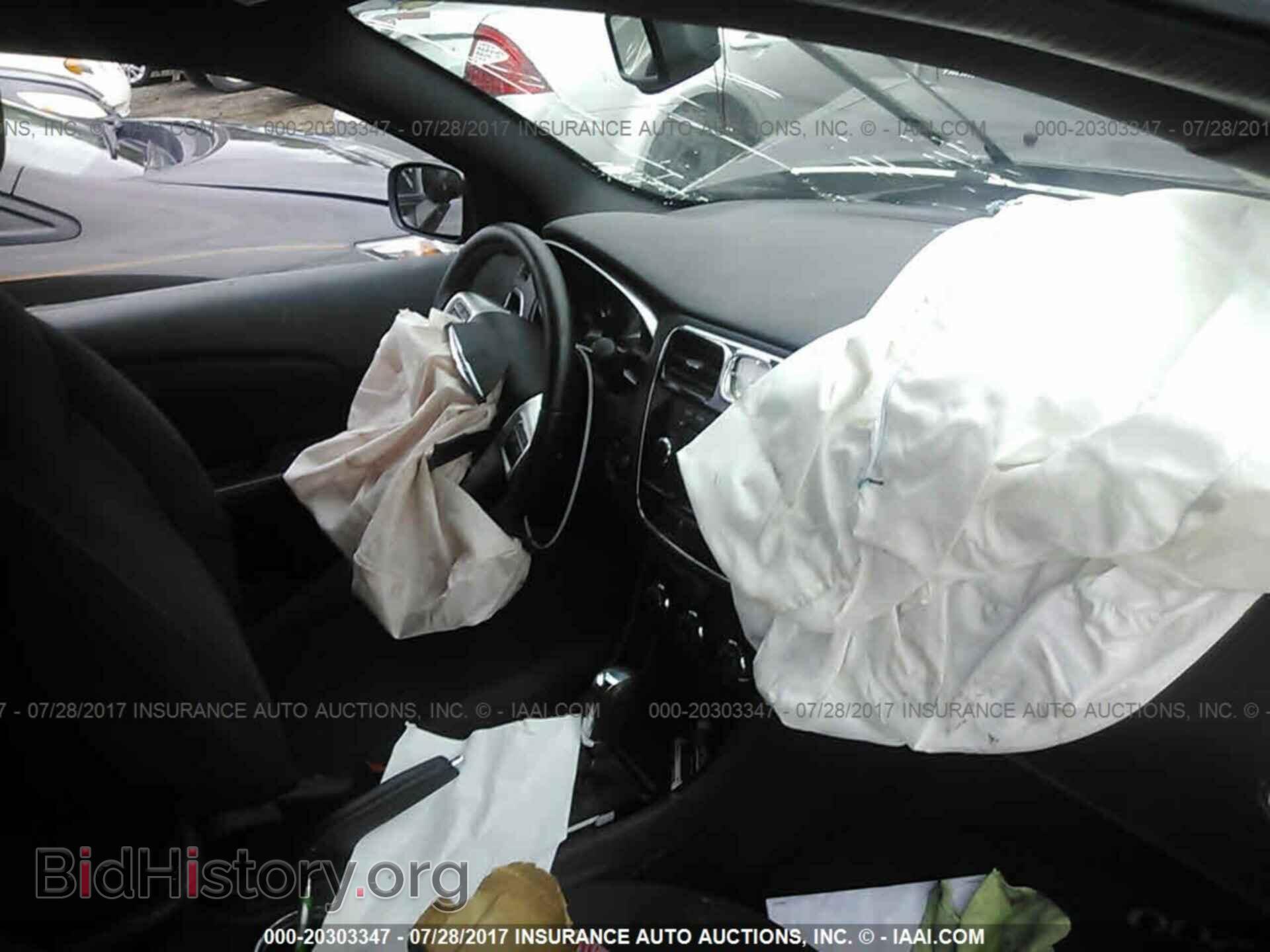 2014 Chrysler 200 - VIN: 1C3CCBBG2EN117541 - Photo 5