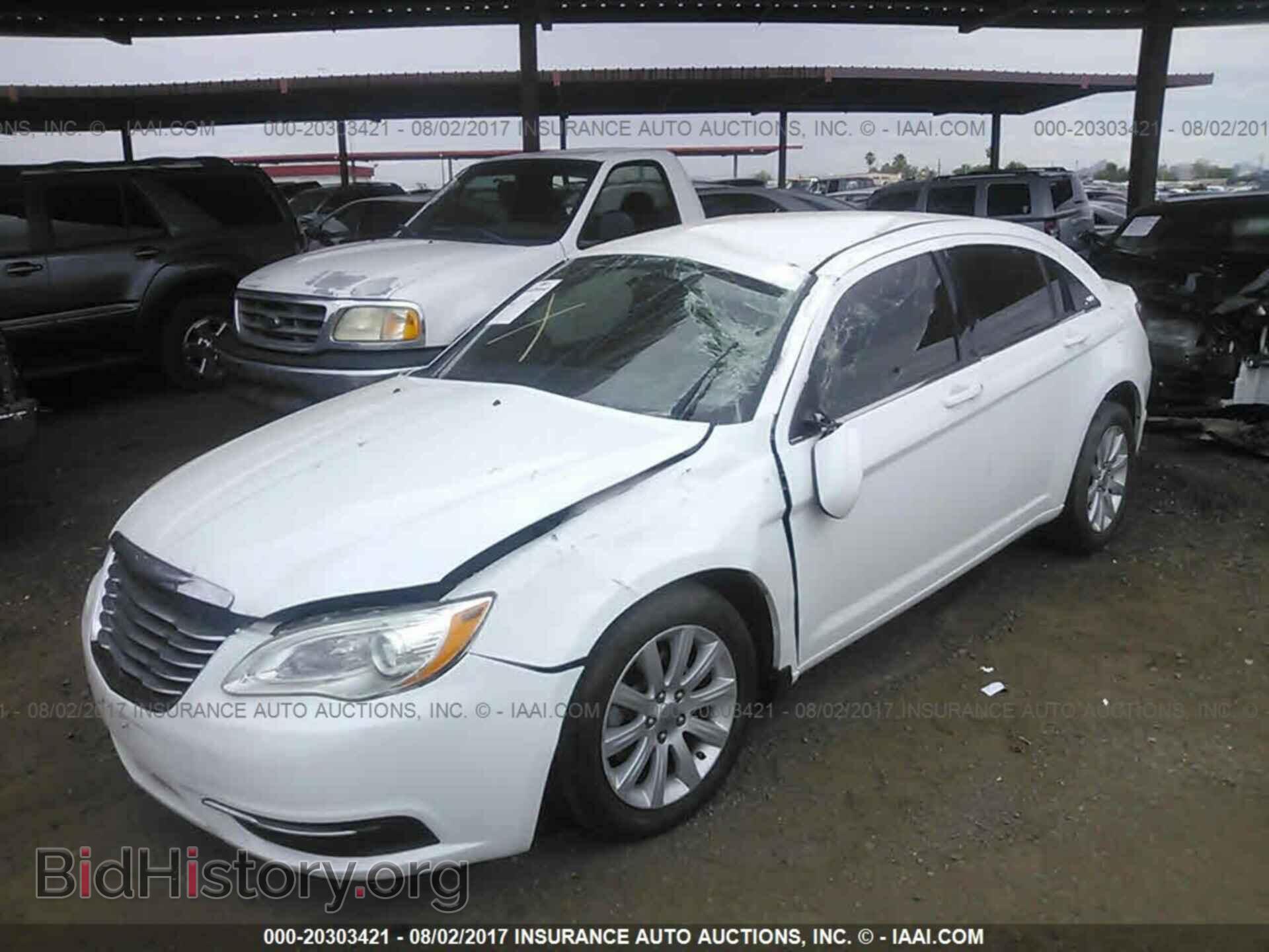 2013 Chrysler 200 - VIN: 1C3CCBBG5DN569921 - Photo 2