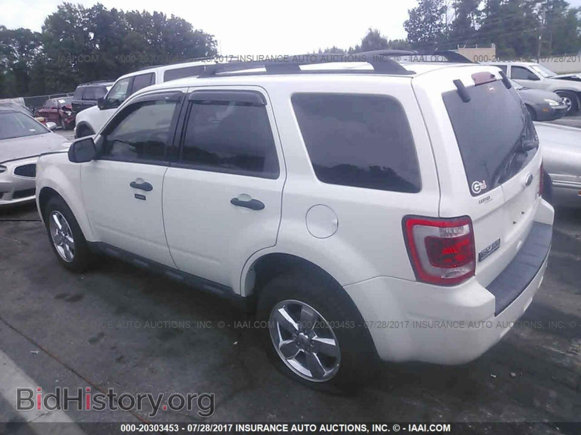 2012 Ford Escape - VIN: 1FMCU0DG8CKC73636 - Photo 3