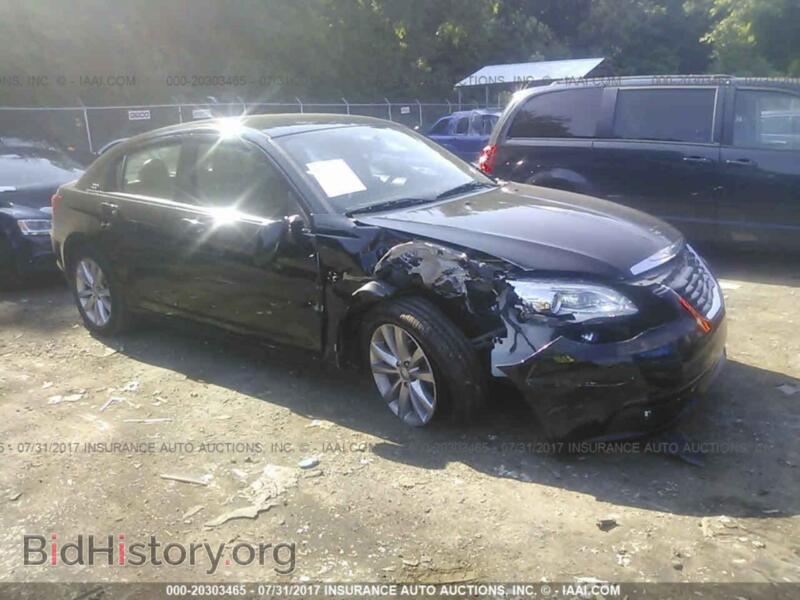 2011 Chrysler 200 (VIN 1C3BC8FGXBN612980) — фото 1 из 10, IAAI, повреждение: передняя часть