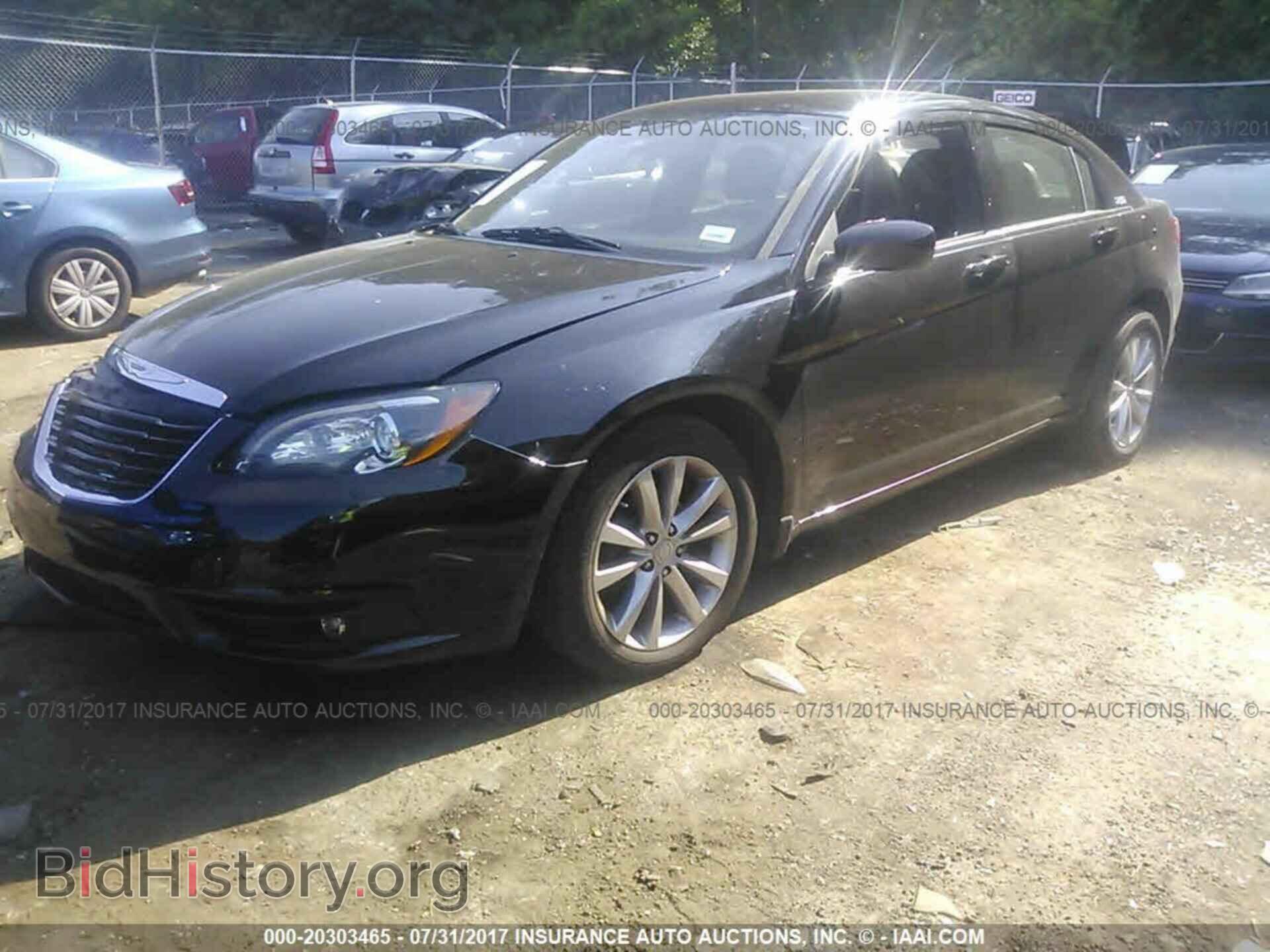 2011 Chrysler 200 - VIN: 1C3BC8FGXBN612980 - Фото 2