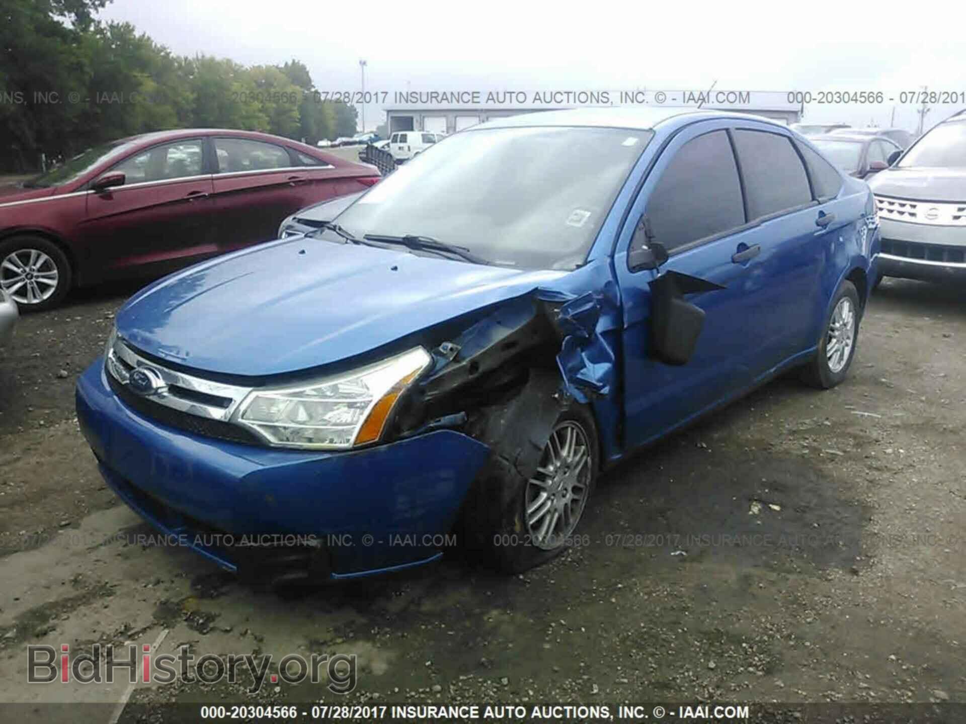 2011 Ford Focus - VIN: 1FAHP3FN2BW119502 - Фото 2