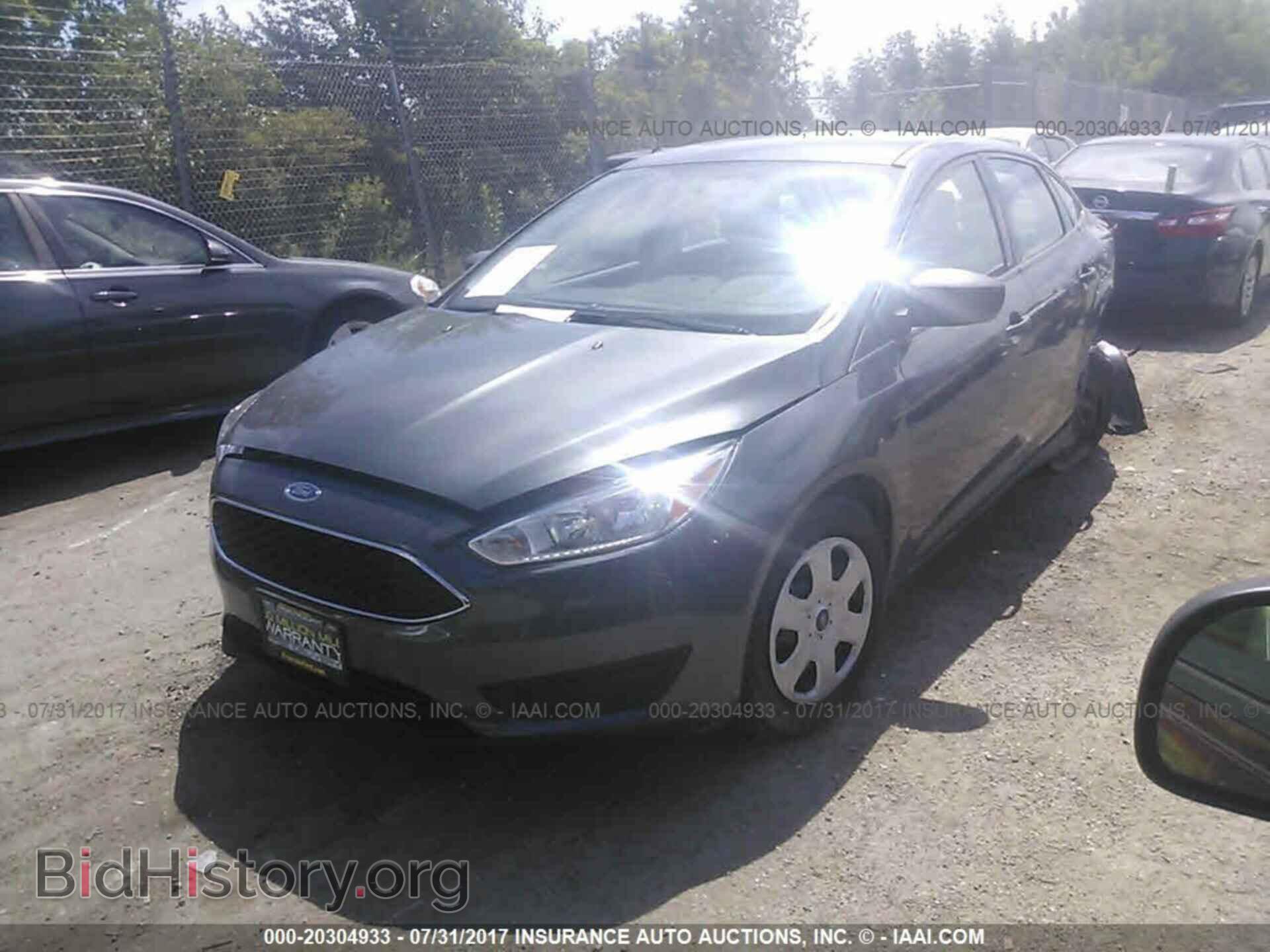 2017 Ford Focus - VIN: 1FADP3E23HL266492 - Фото 2