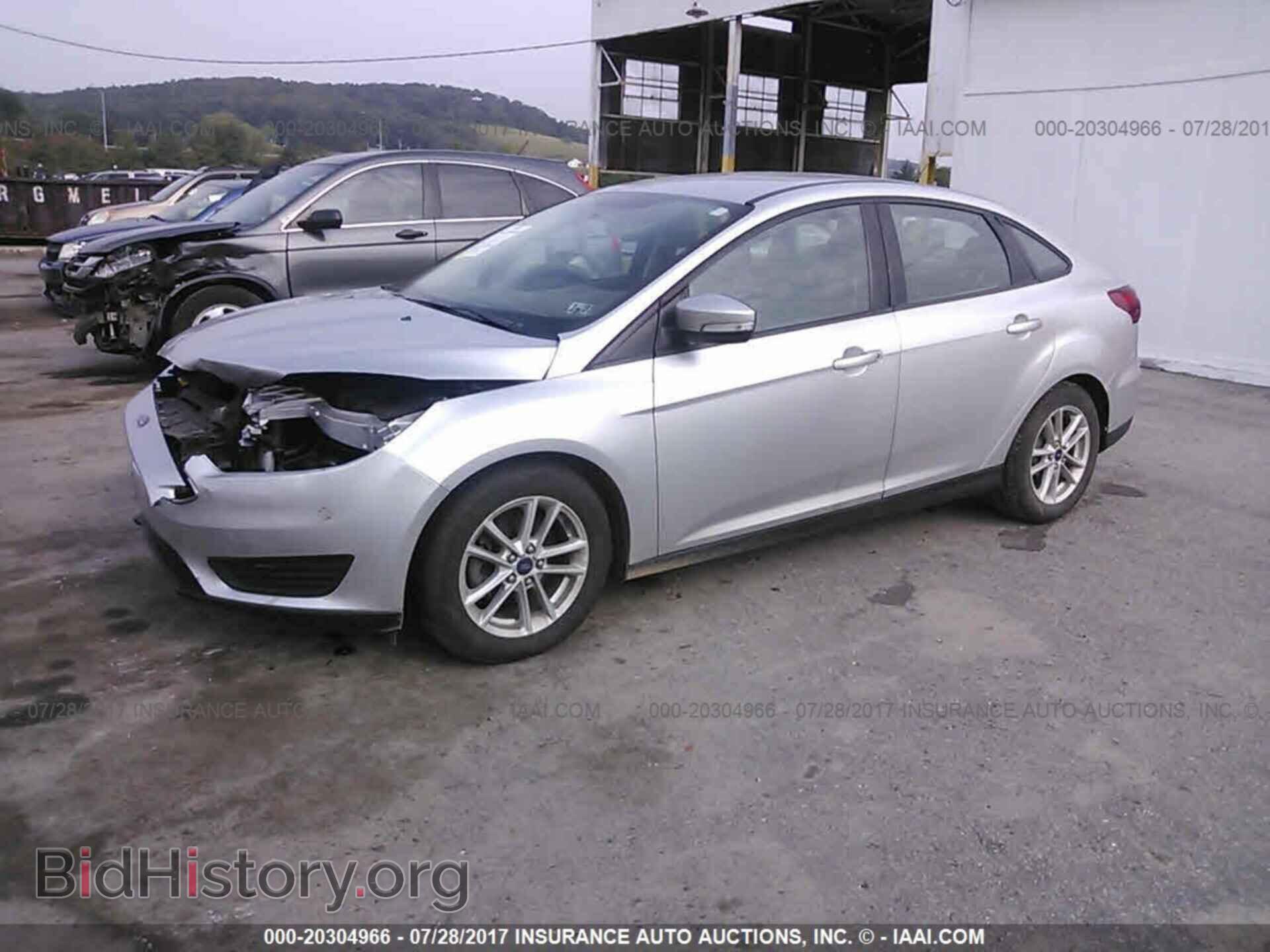 2015 Ford Focus - VIN: 1FADP3F22FL206201 - Photo 2