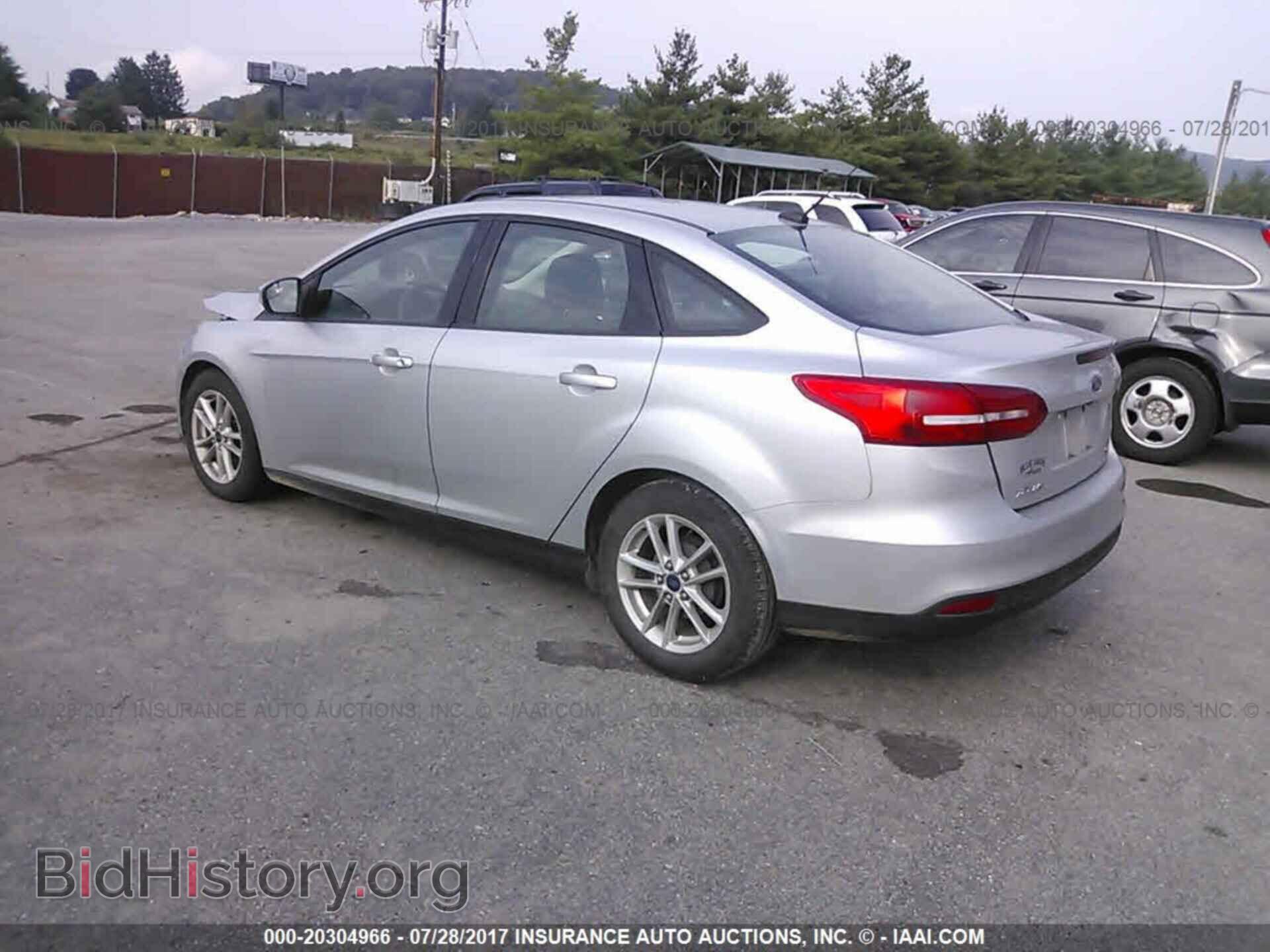 2015 Ford Focus - VIN: 1FADP3F22FL206201 - Photo 3